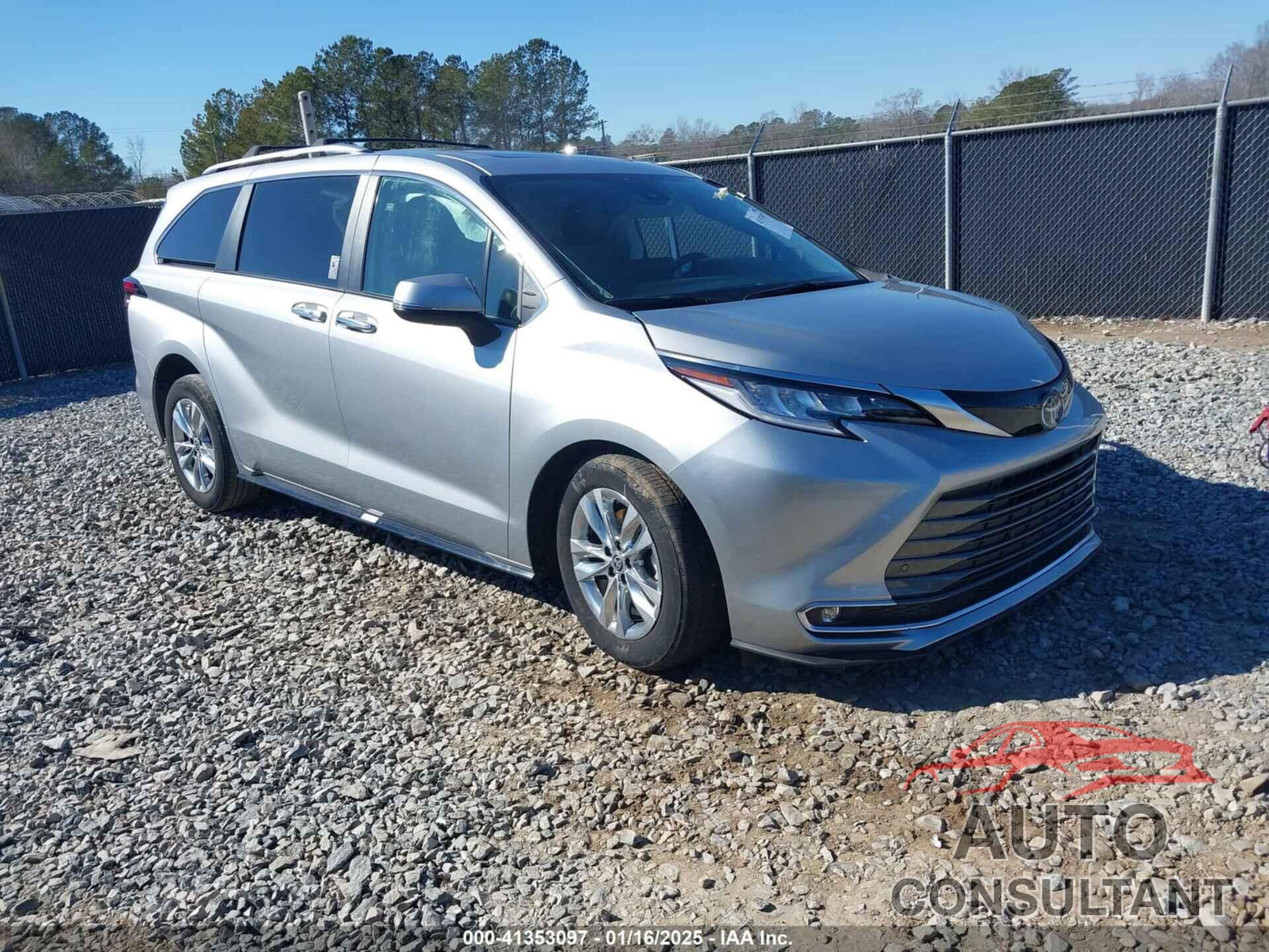 TOYOTA SIENNA 2022 - 5TDZRKECXNS136443