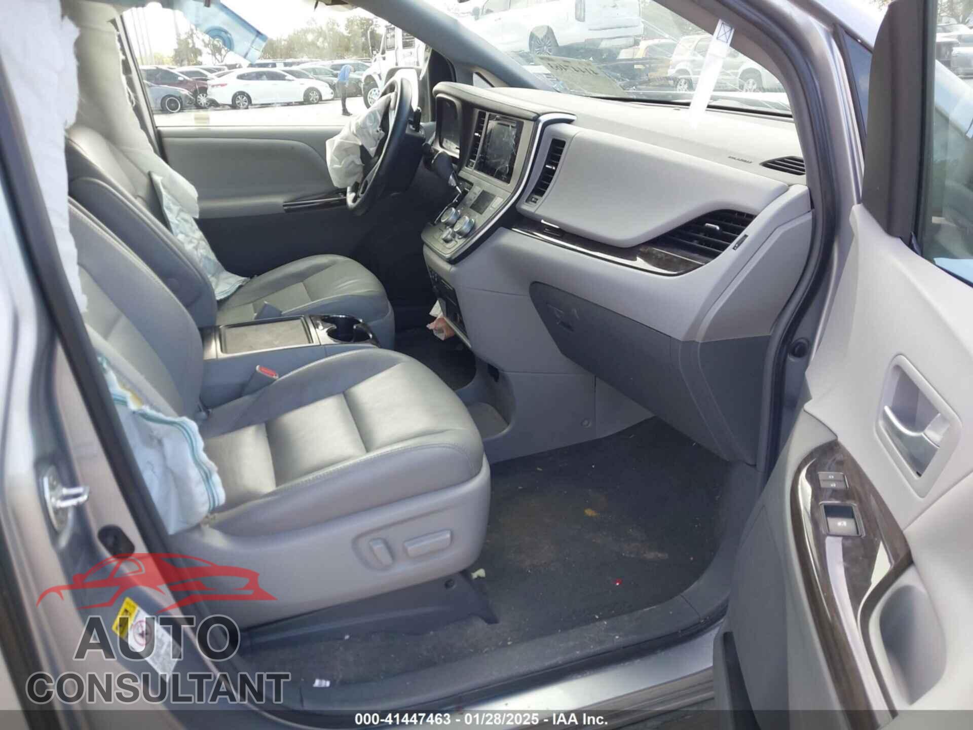 TOYOTA SIENNA 2017 - 5TDYZ3DC0HS782811
