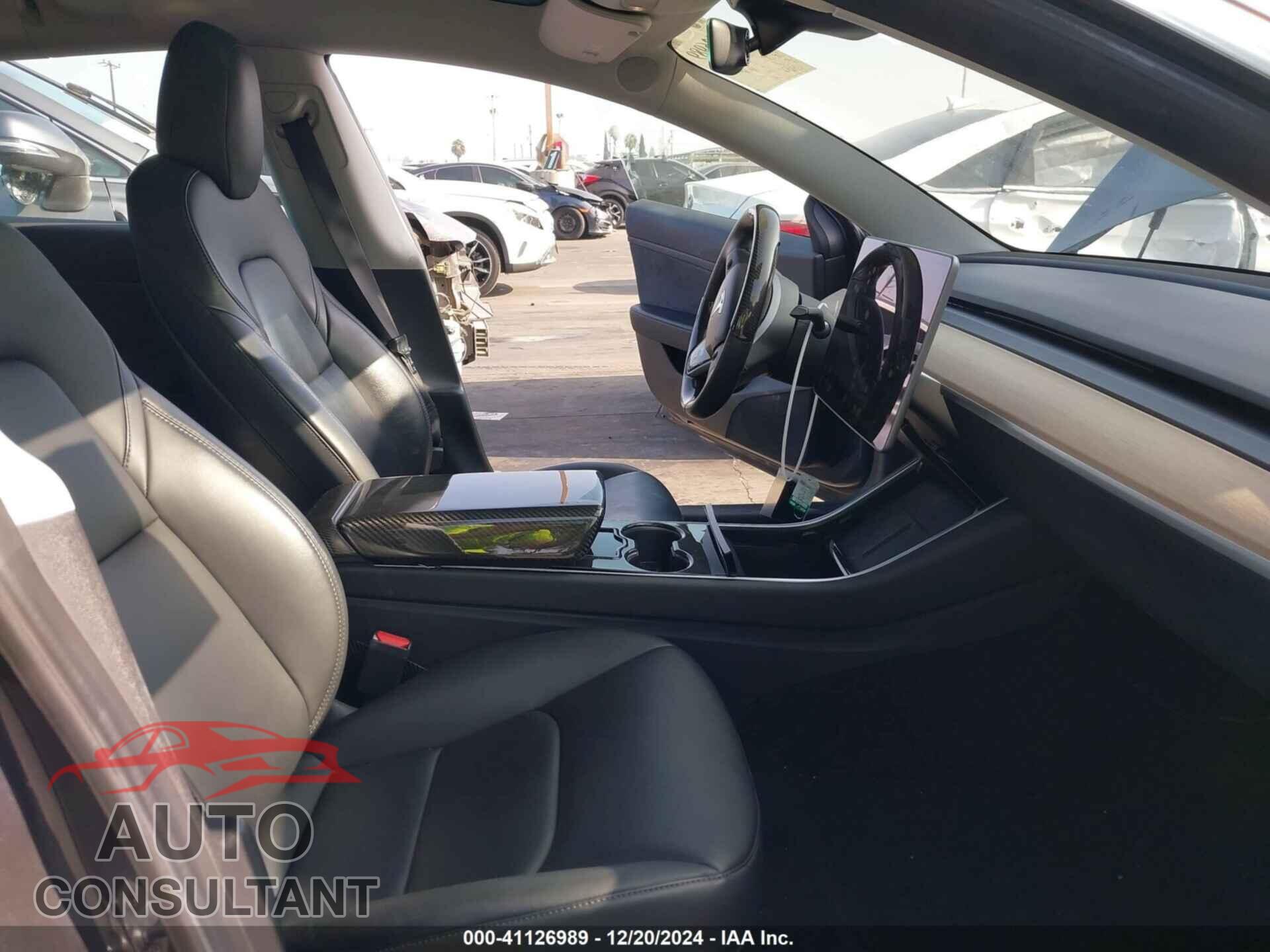 TESLA MODEL 3 2020 - 5YJ3E1EA5LF644086