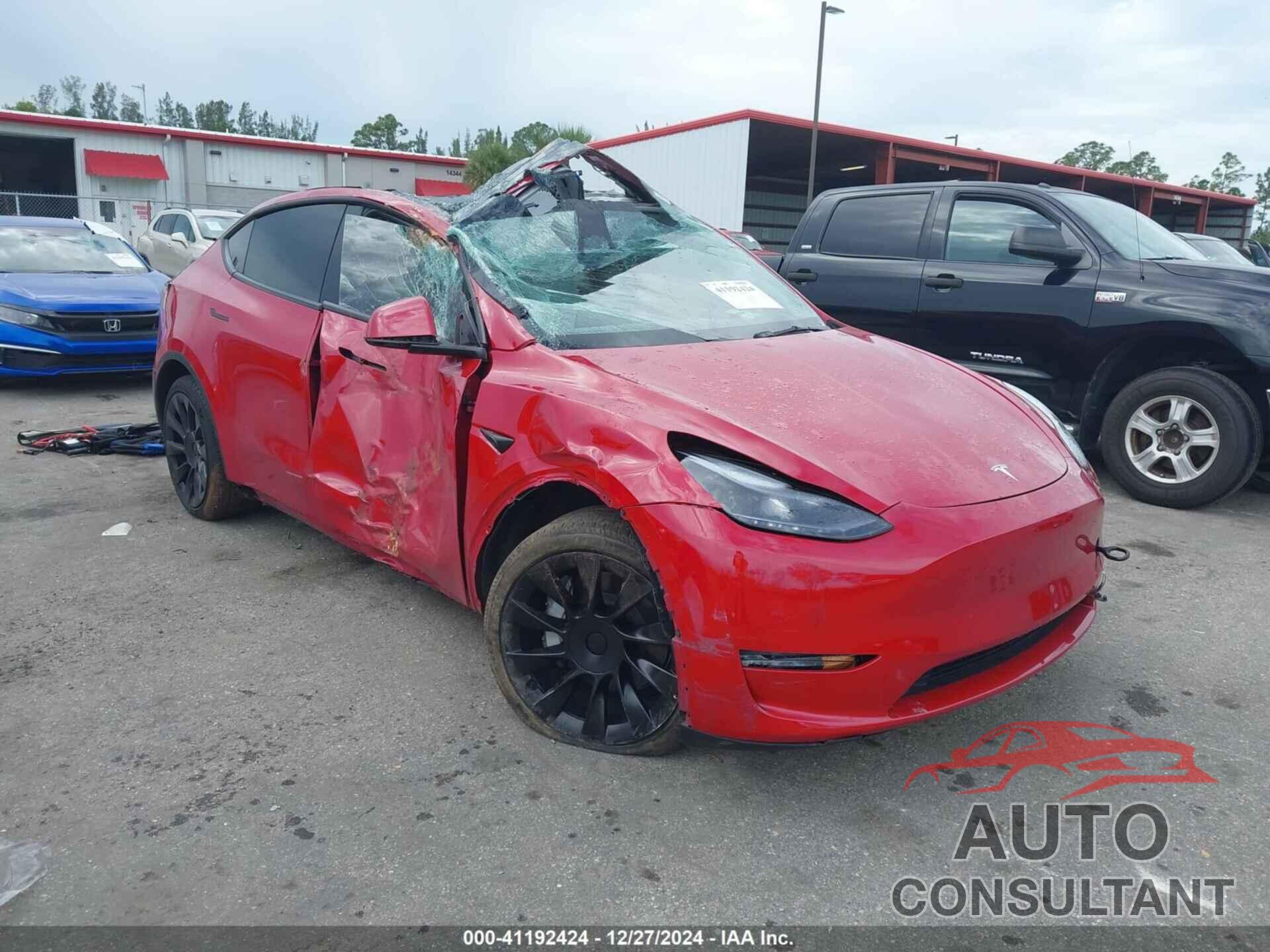 TESLA MODEL Y 2023 - 7SAYGDEE8PF830492