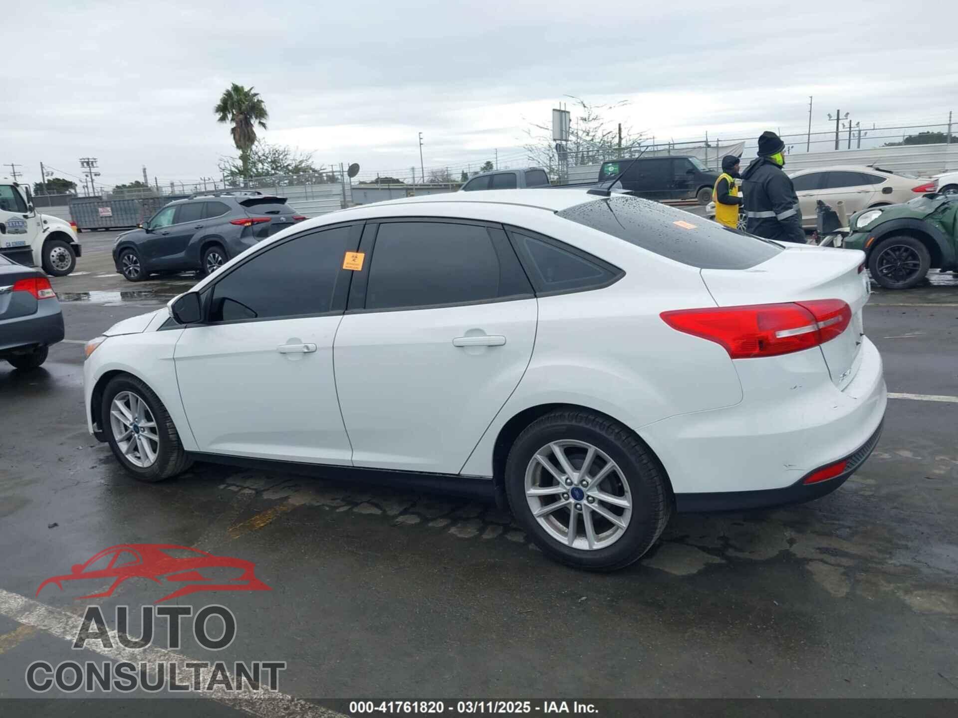 FORD FOCUS 2017 - 1FADP3F29HL237741