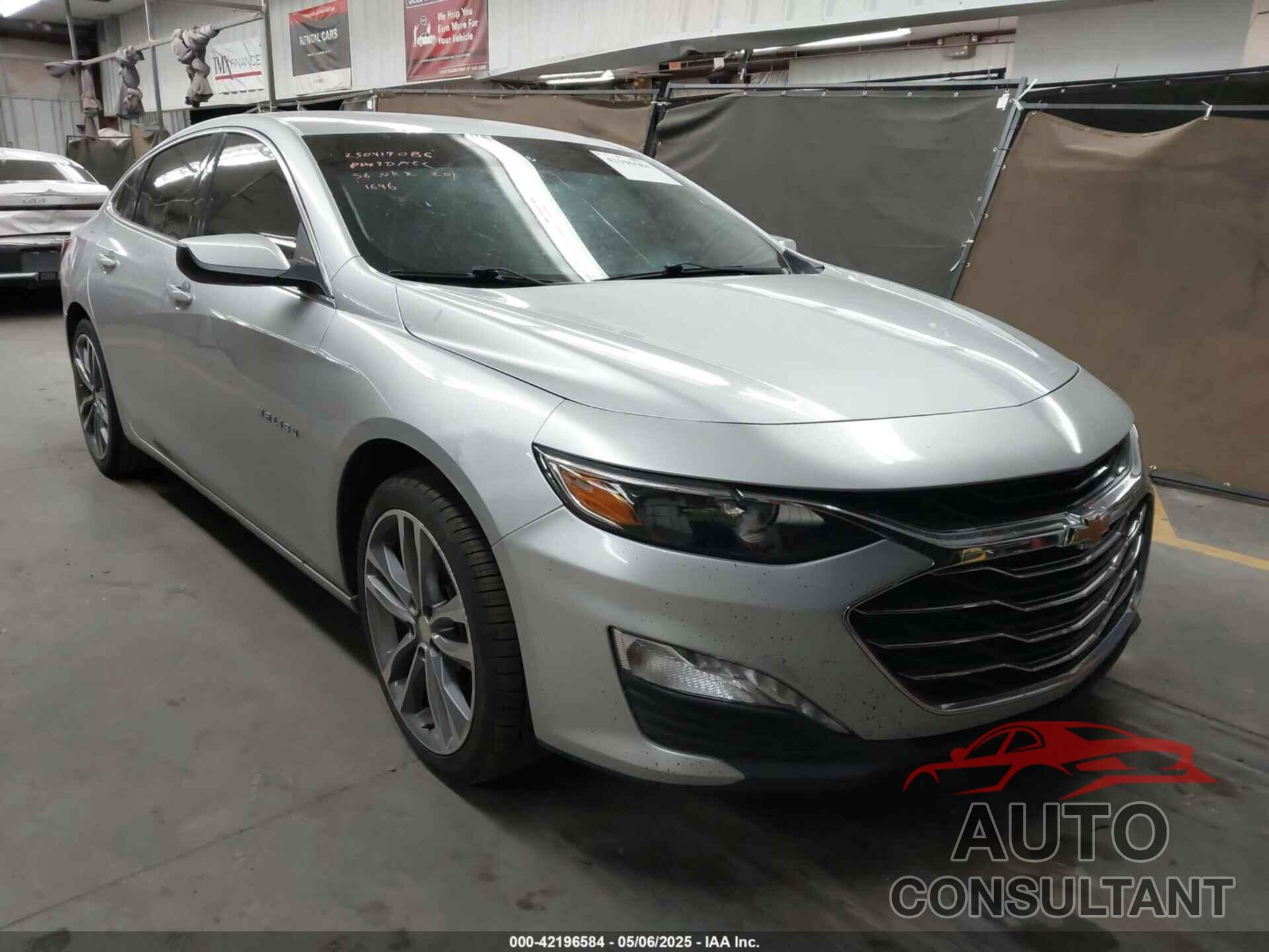 CHEVROLET MALIBU 2021 - 1G1ZD5ST5MF061646