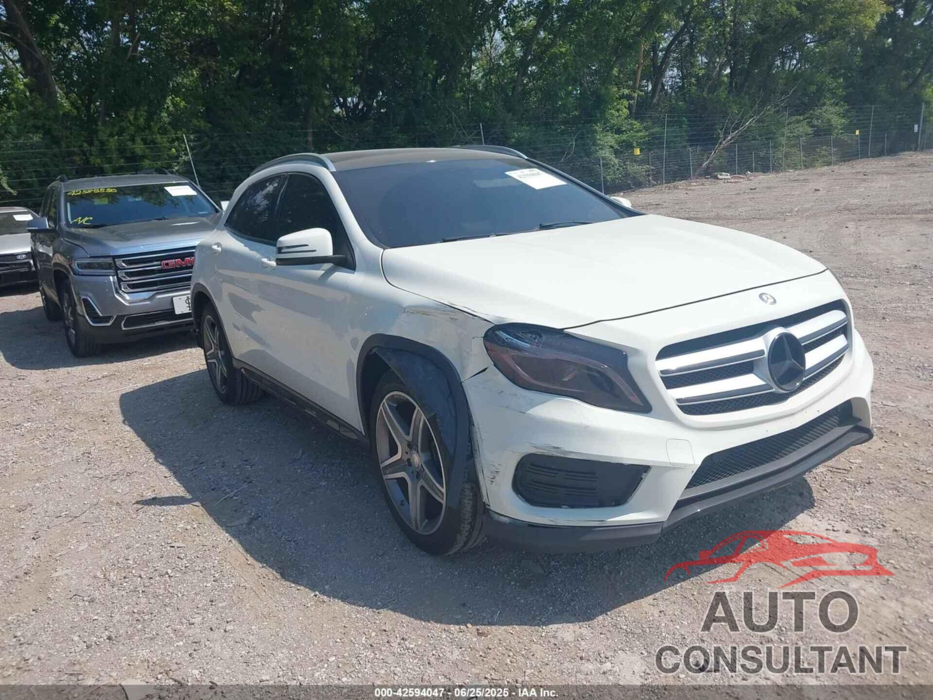 MERCEDES-BENZ GLA 250 2015 - WDCTG4GB1FJ040236