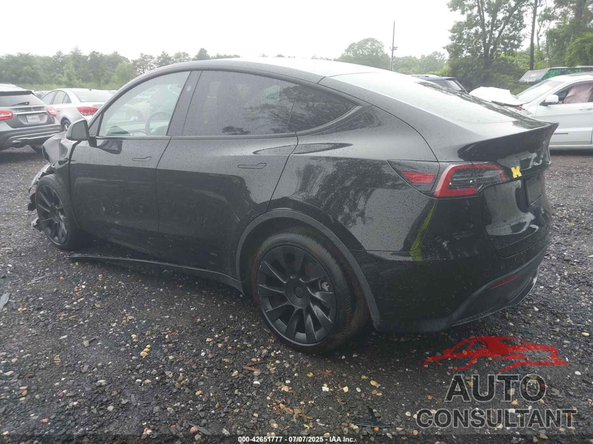 TESLA MODEL Y 2023 - 7SAYGDEE4PF857740