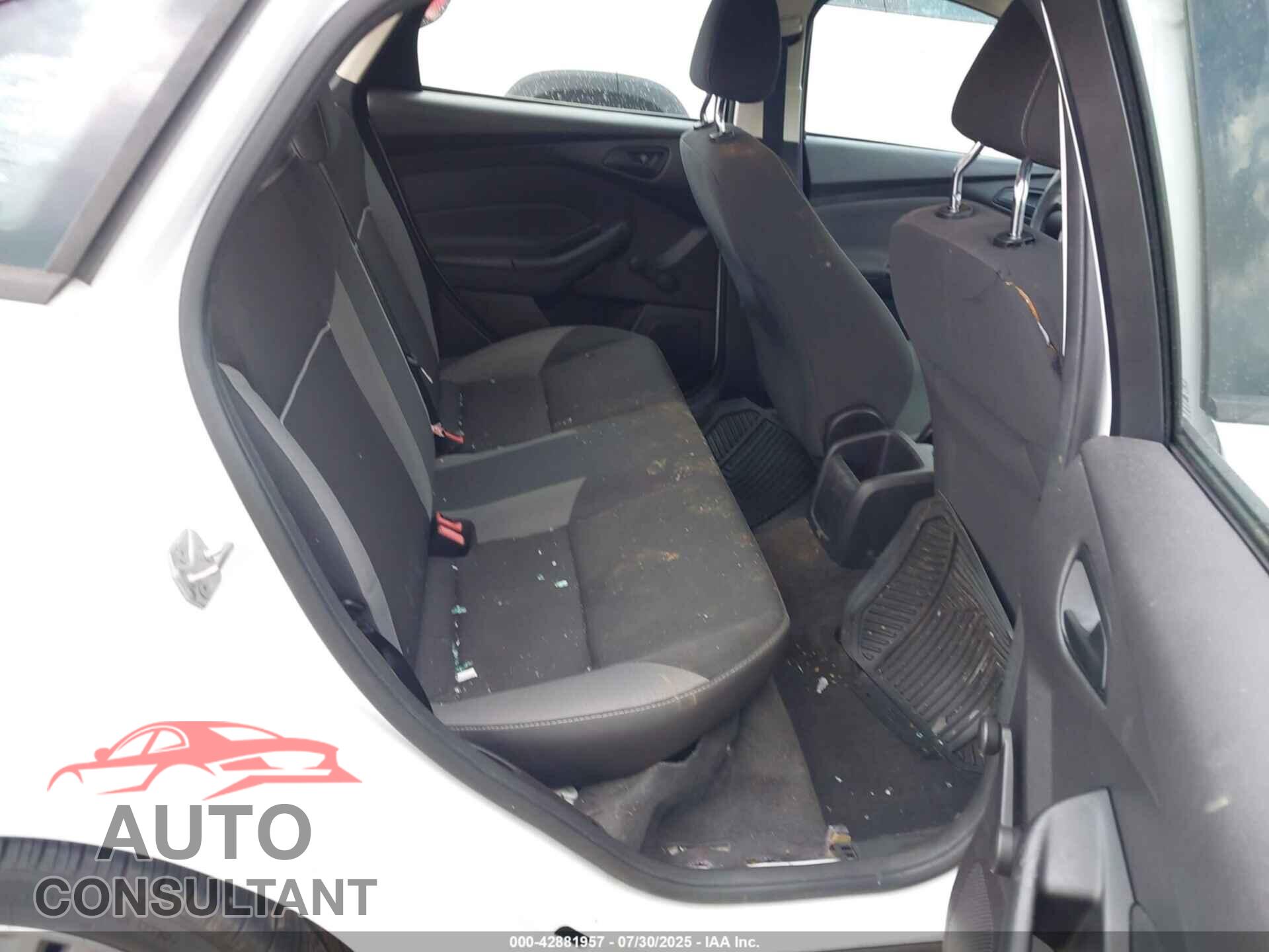 FORD FOCUS 2014 - 1FADP3E28EL302186