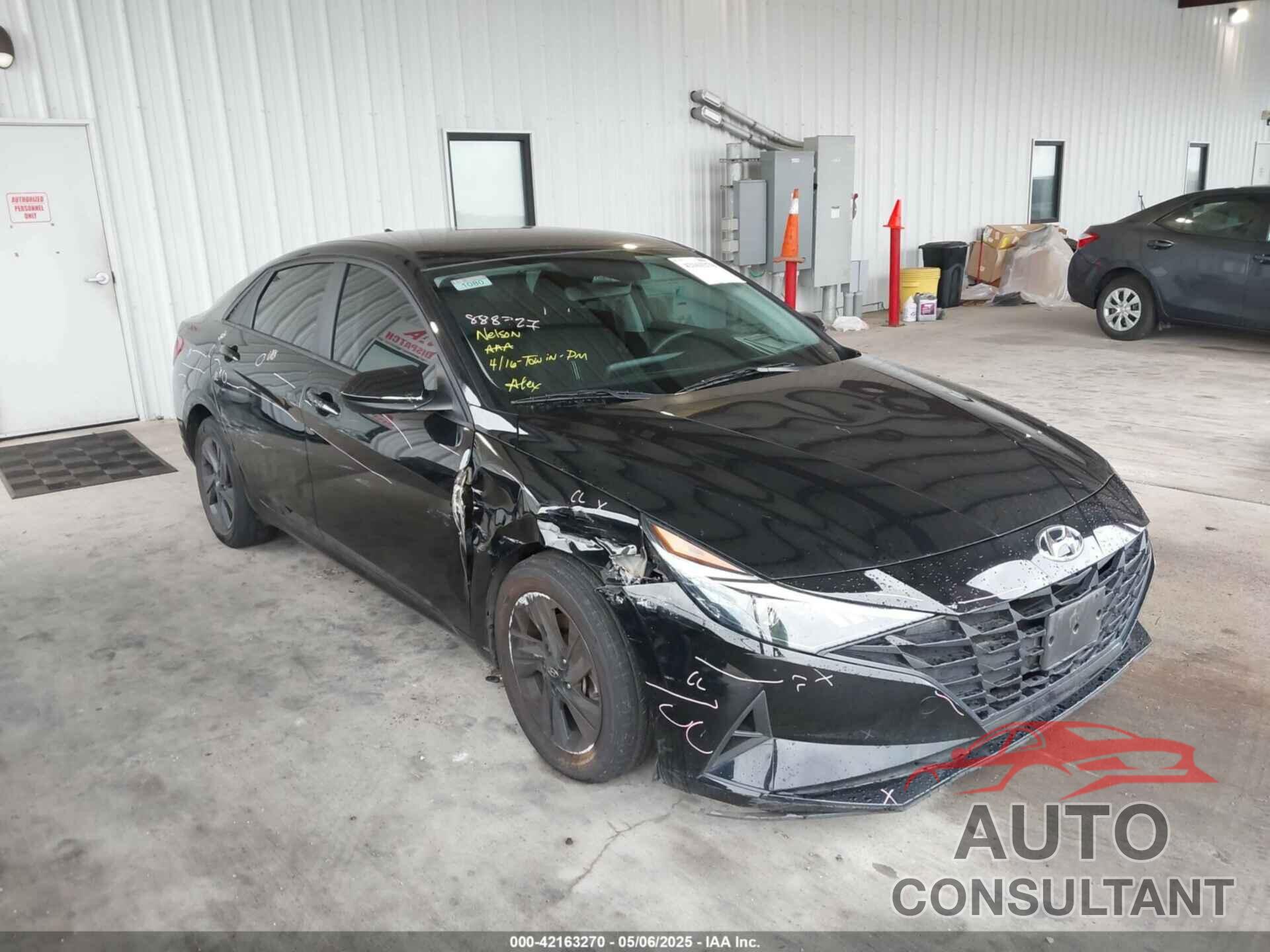HYUNDAI ELANTRA 2022 - KMHLM4AG5NU353950