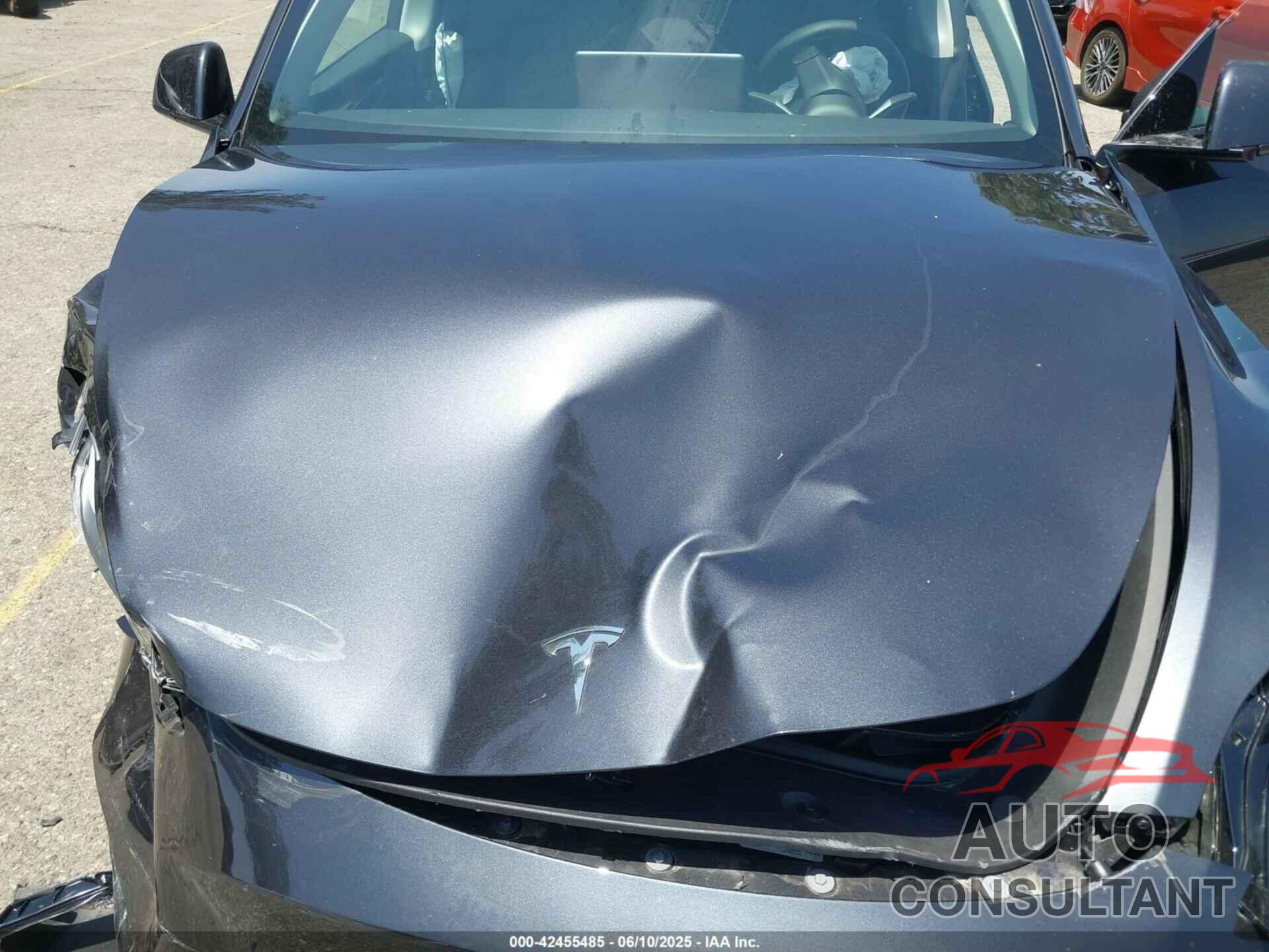 TESLA MODEL Y 2025 - 7SAYGDEE1SF283932