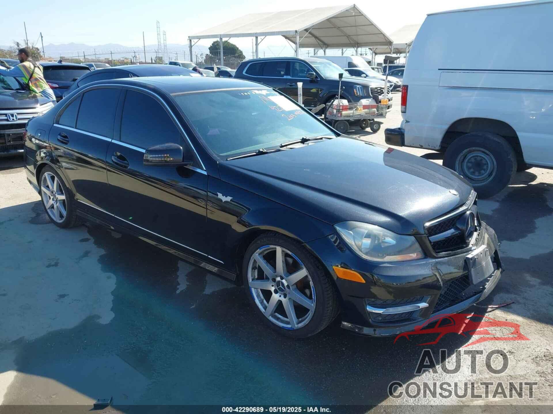 MERCEDES-BENZ C 250 2013 - WDDGF4HB1DR259968