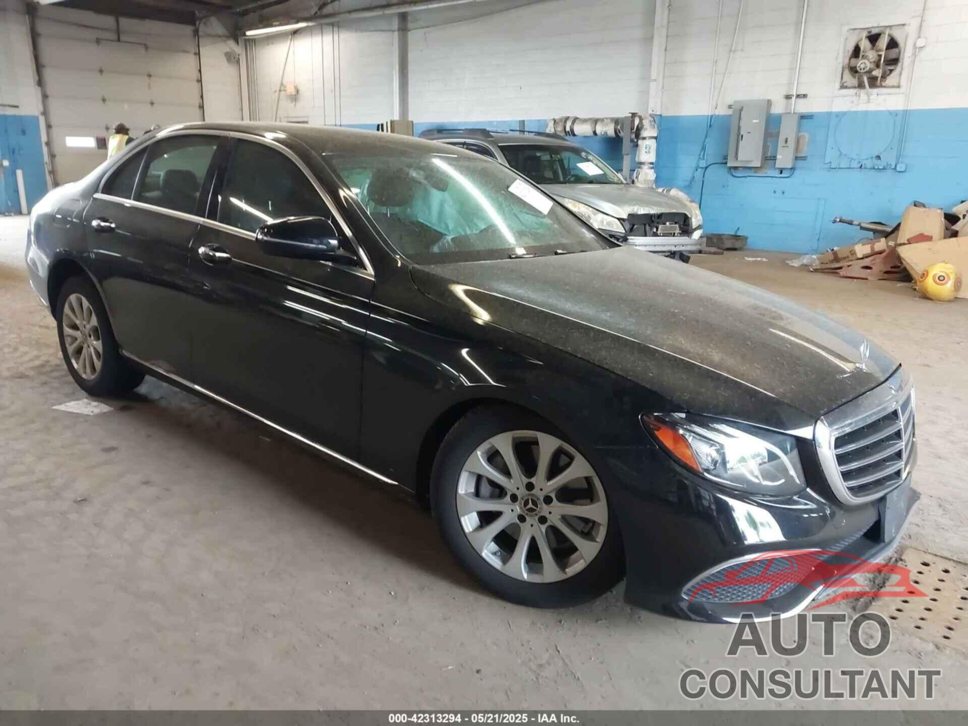 MERCEDES-BENZ E 300 2019 - WDDZF4KB2KA577059