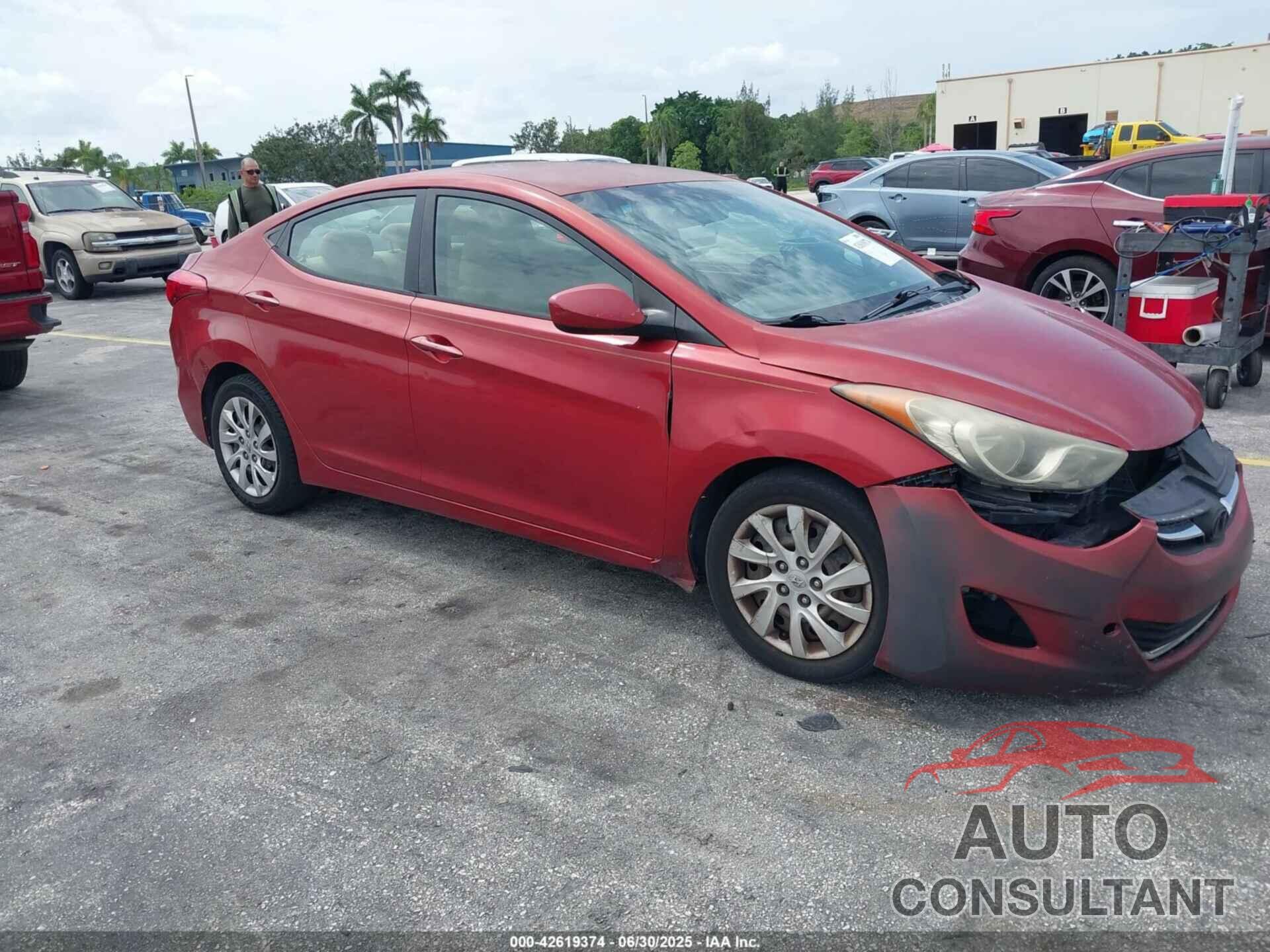 HYUNDAI ELANTRA 2013 - KMHDH4AE9DU560170