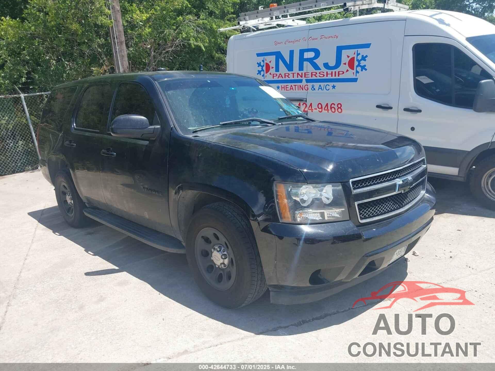 CHEVROLET TAHOE 2014 - 1GNLC2E07ER145278
