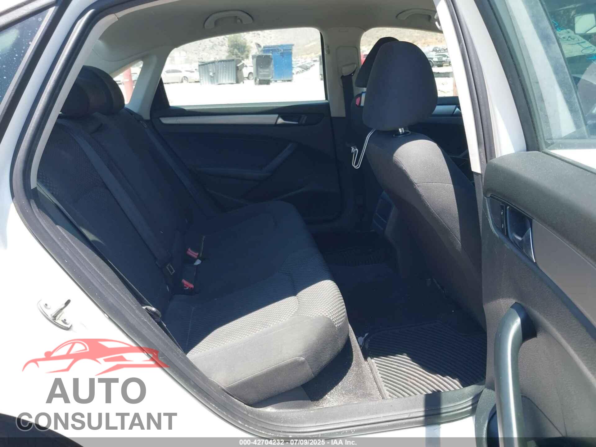 VOLKSWAGEN PASSAT 2012 - 1VWAP7A37CC041663