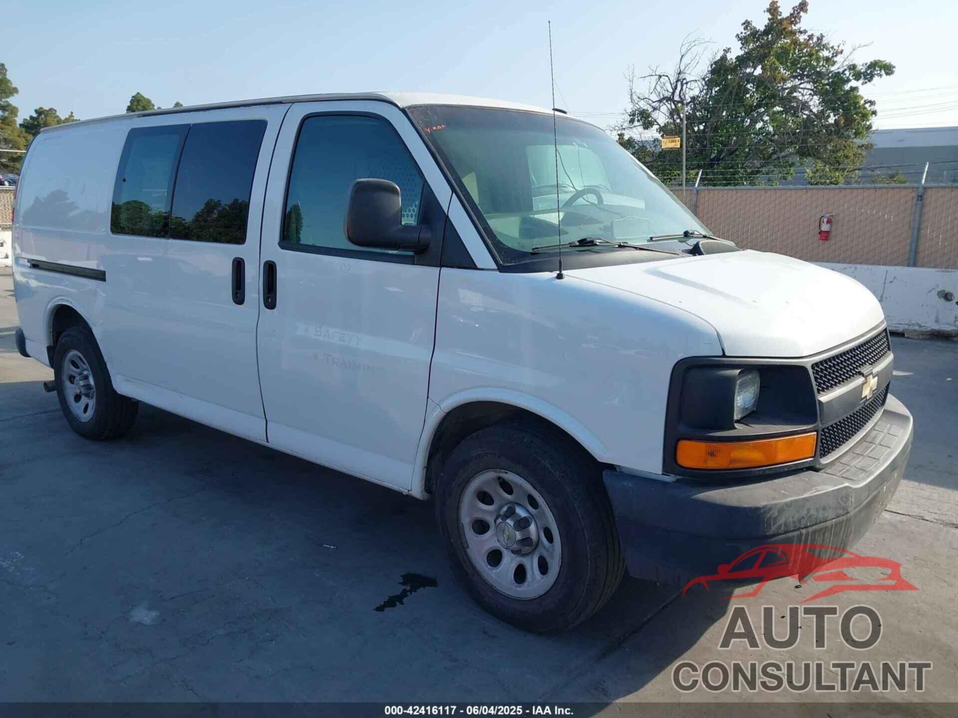 CHEVROLET EXPRESS 1500 2013 - 1GCSGAFX7D1179068