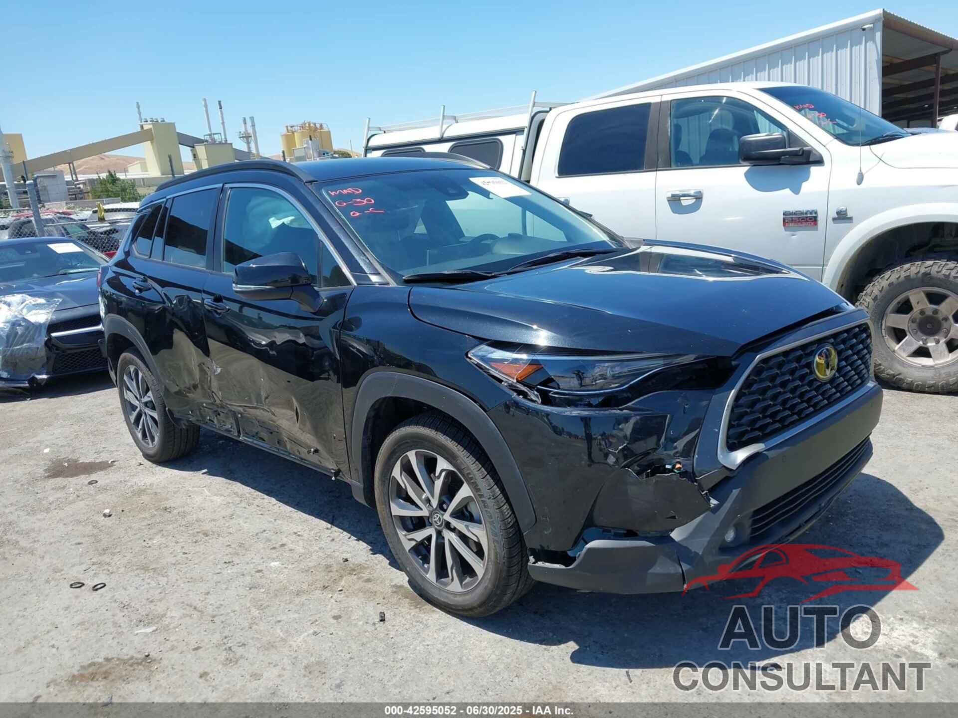 TOYOTA COROLLA CROSS 2022 - 7MUEAABG3NV042742