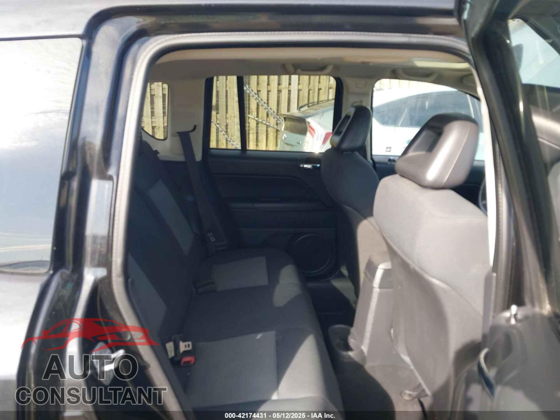 JEEP COMPASS 2009 - 1J4FF47B69D218001
