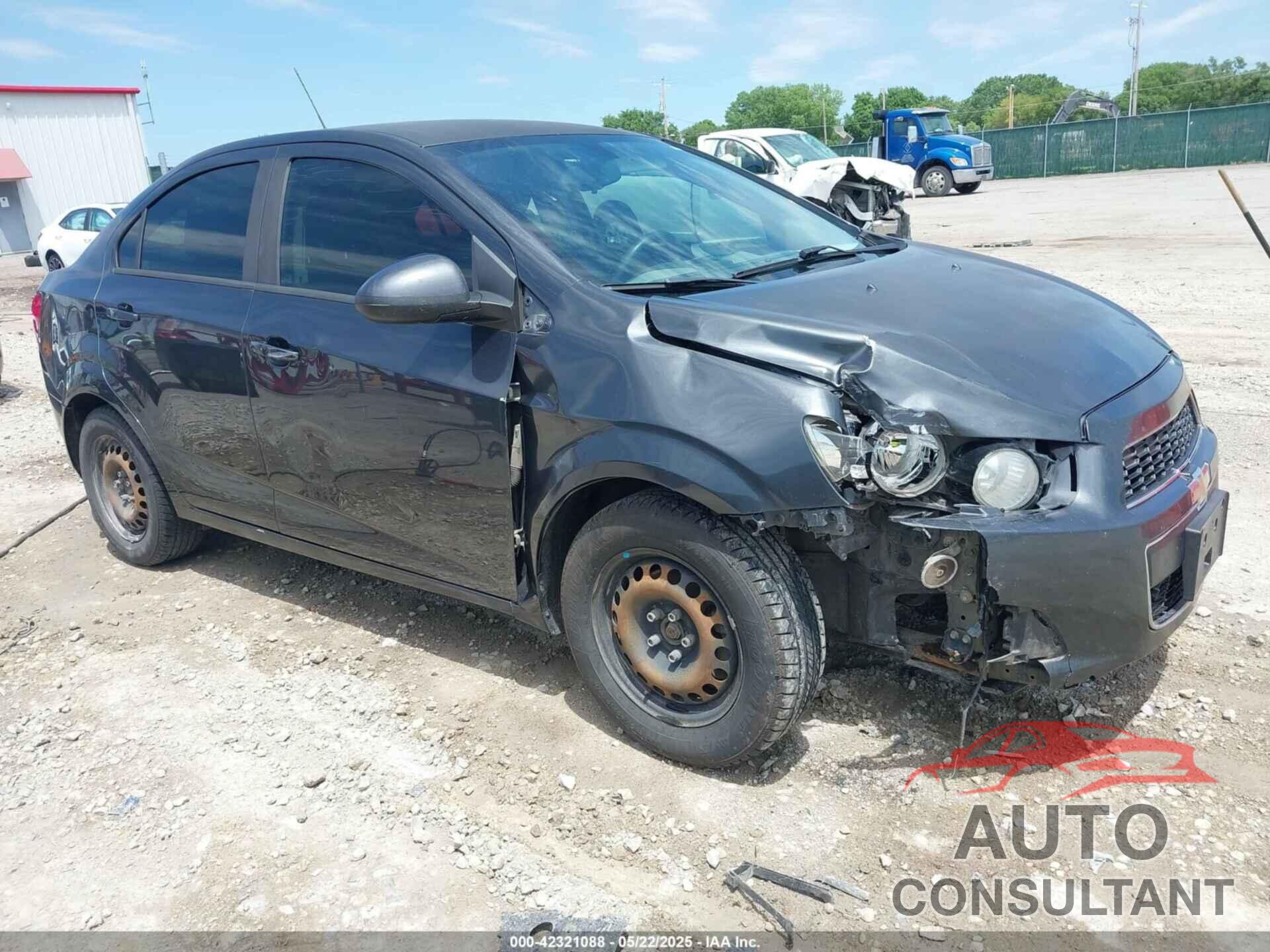 CHEVROLET SONIC 2016 - 1G1JA5SH1G4132679