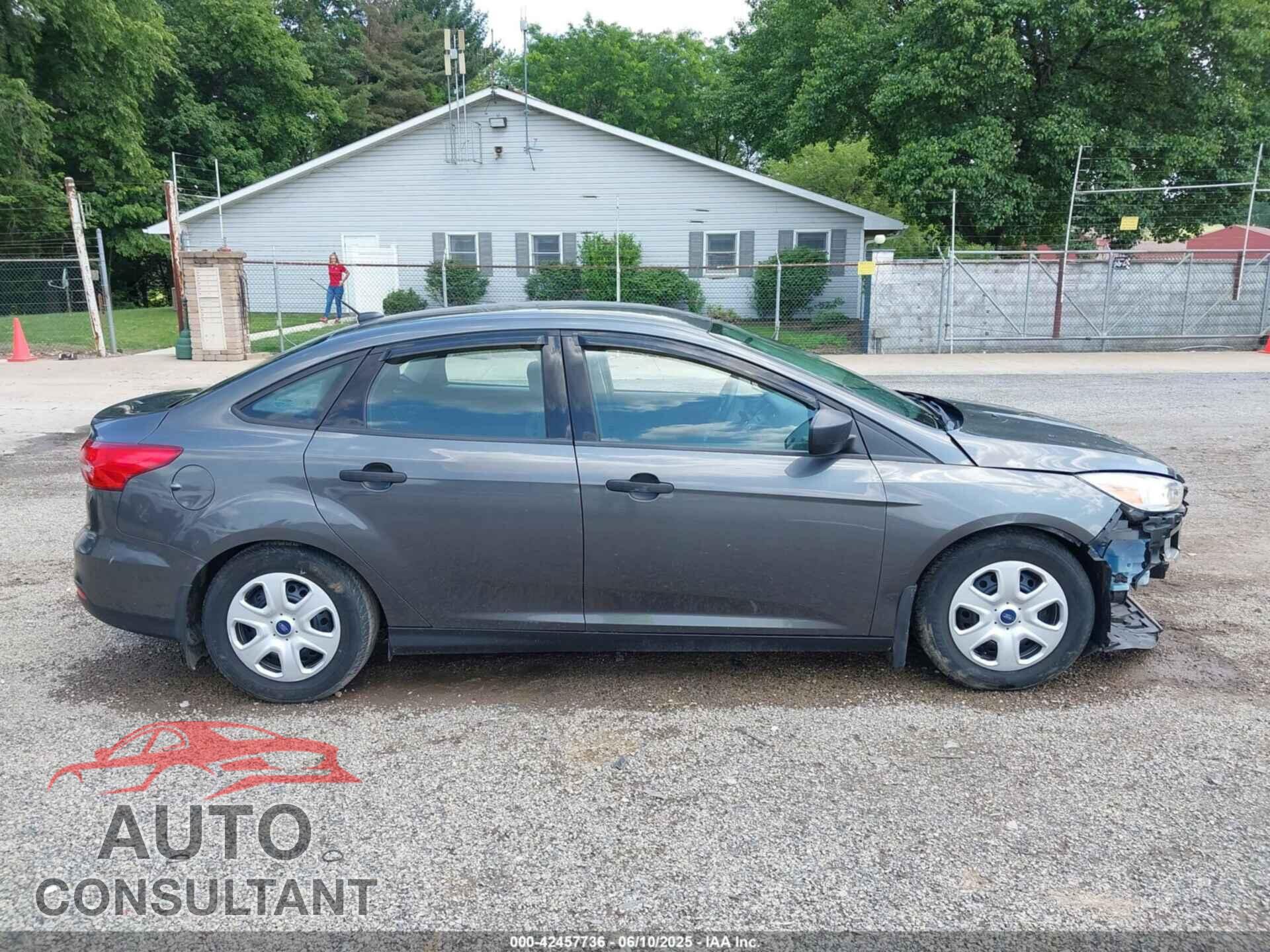 FORD FOCUS 2016 - 1FADP3E26GL207998