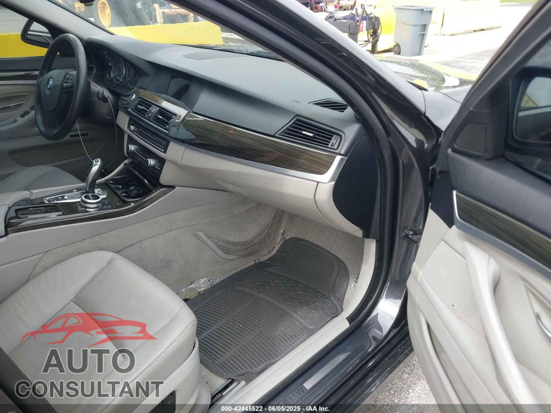 BMW 528I 2013 - WBAXG5C52DD231623