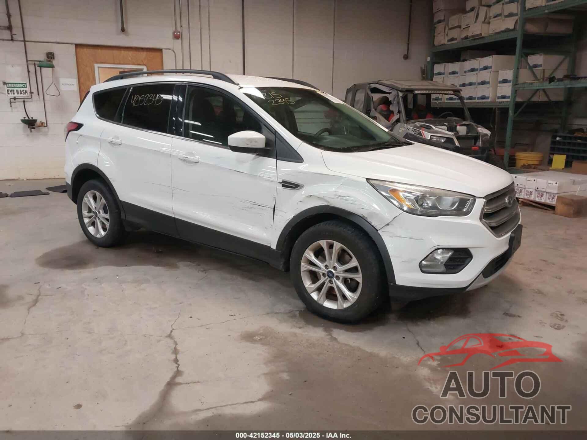 FORD ESCAPE 2017 - 1FMCU9GD1HUD54625