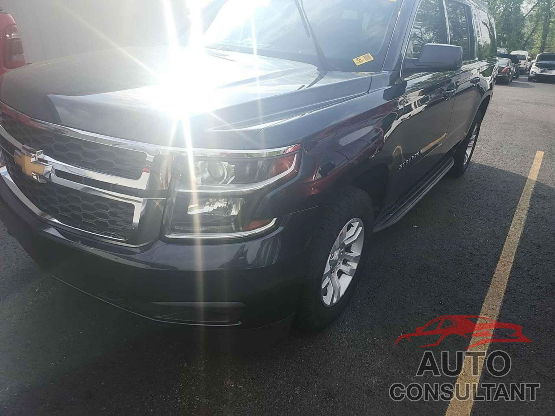 CHEVROLET SUBURBAN 2018 - 1GNSKKEC1JR213769
