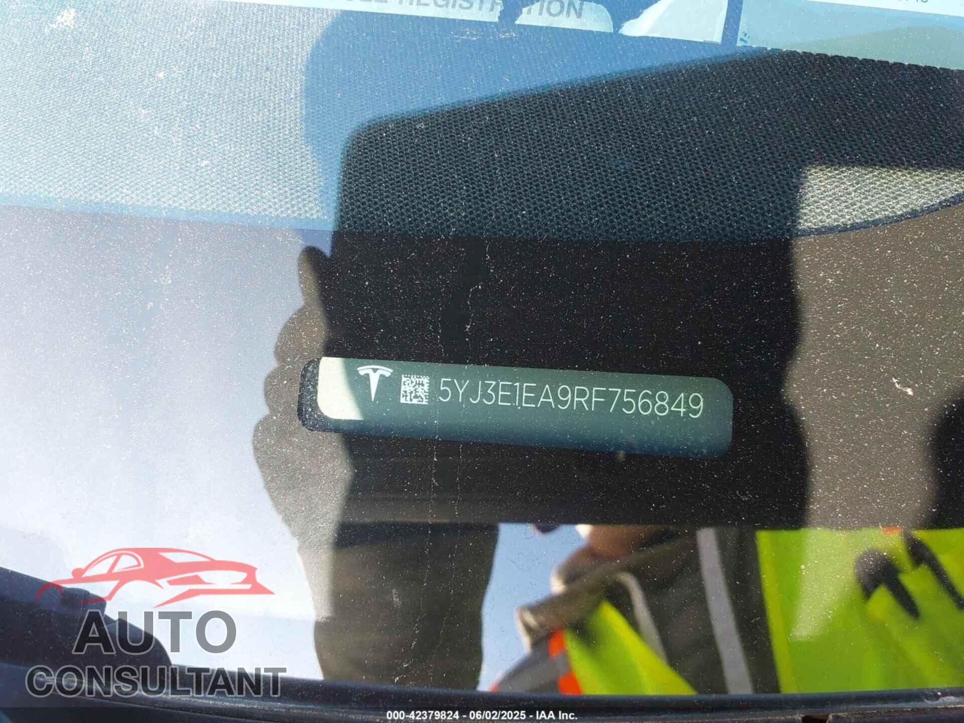 TESLA MODEL 3 2024 - 5YJ3E1EA9RF756849