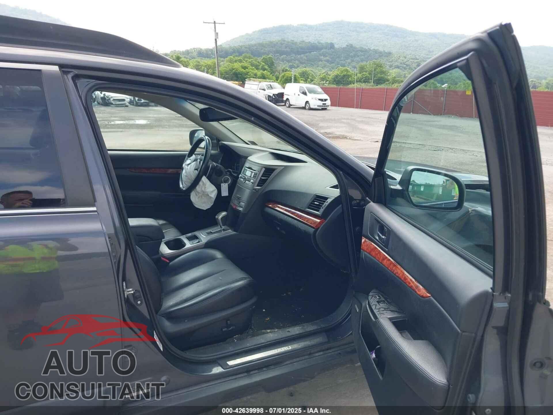 SUBARU OUTBACK 2011 - 4S4BRBKC8B3414514