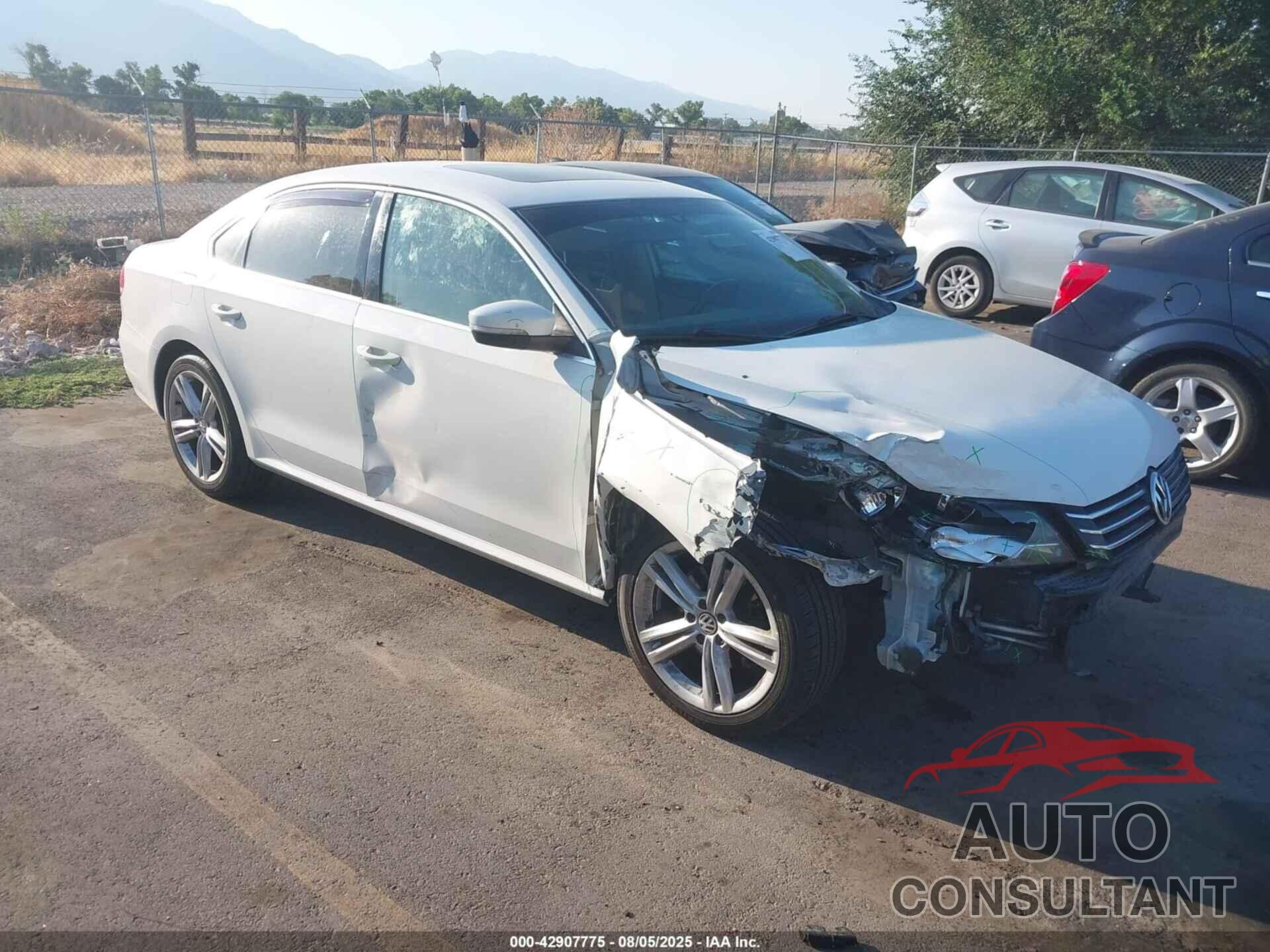 VOLKSWAGEN PASSAT 2014 - 1VWBT7A32EC043128