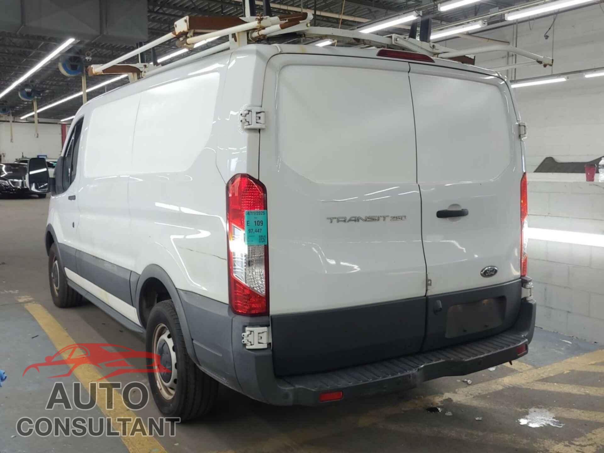FORD TRANSIT 2017 - 1FTYR1YM4HKB43541