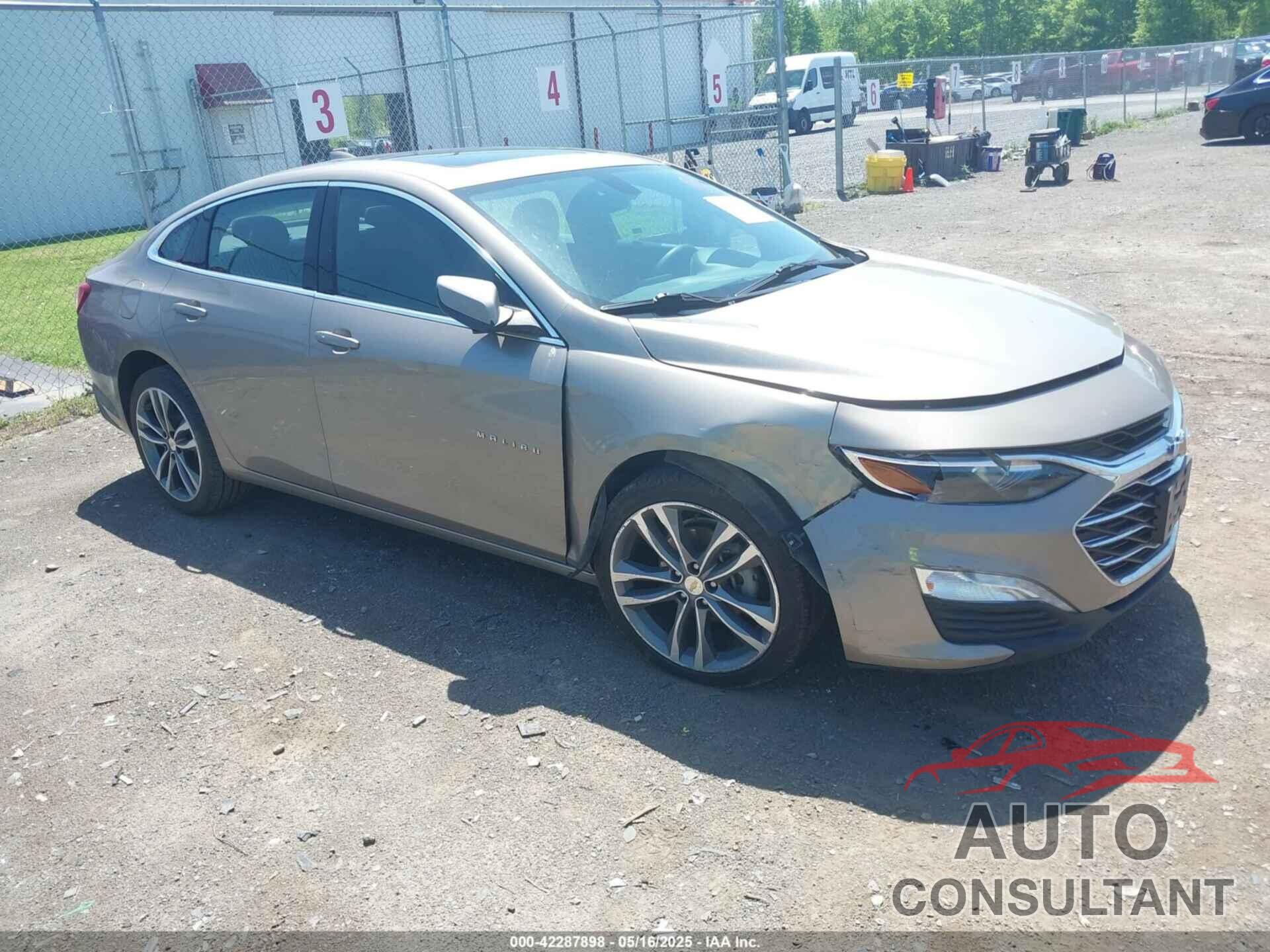 CHEVROLET MALIBU 2022 - 1G1ZD5ST6NF178010