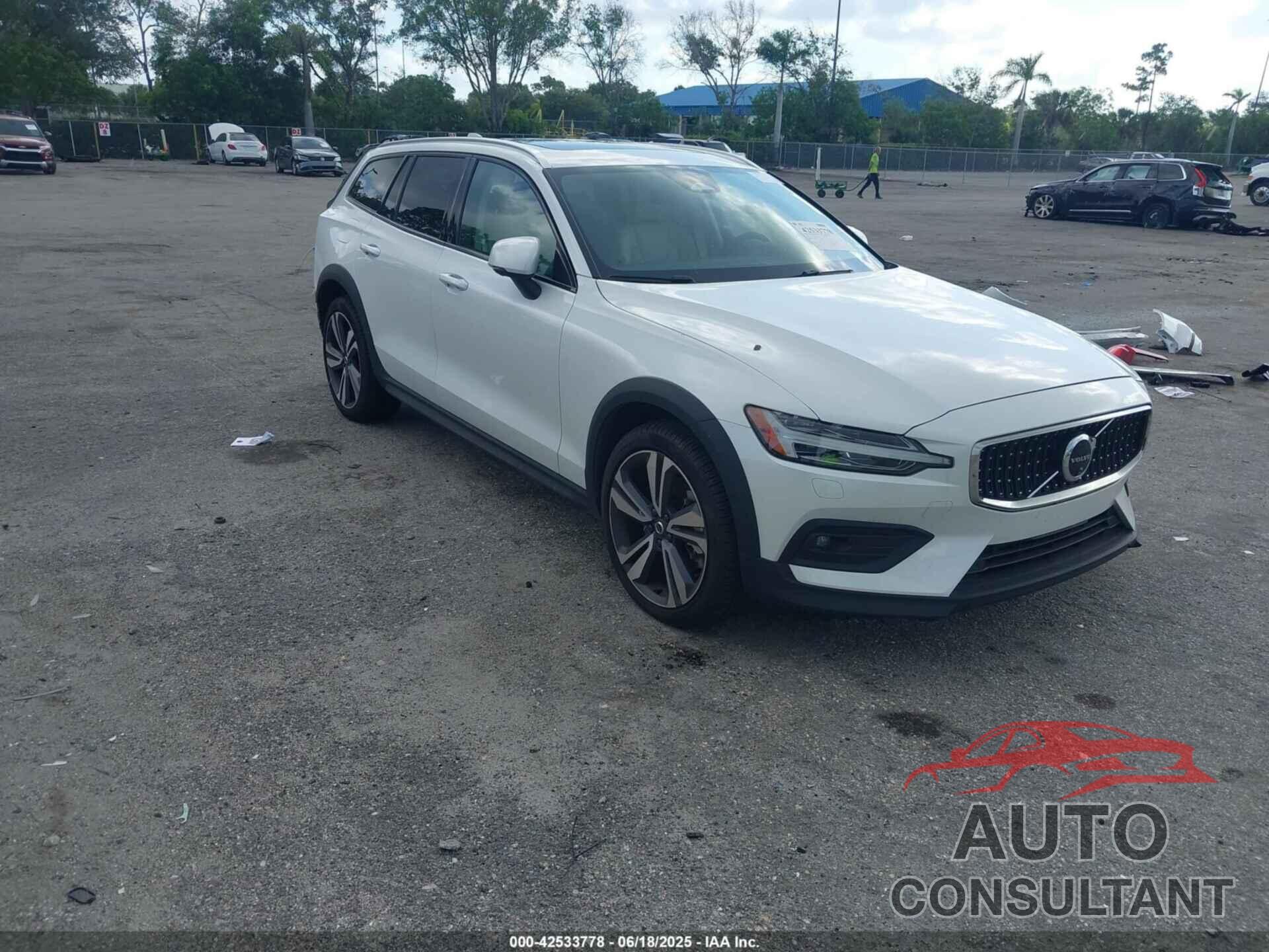 VOLVO V60 CROSS COUNTRY 2025 - YV4L12WK0S2146501