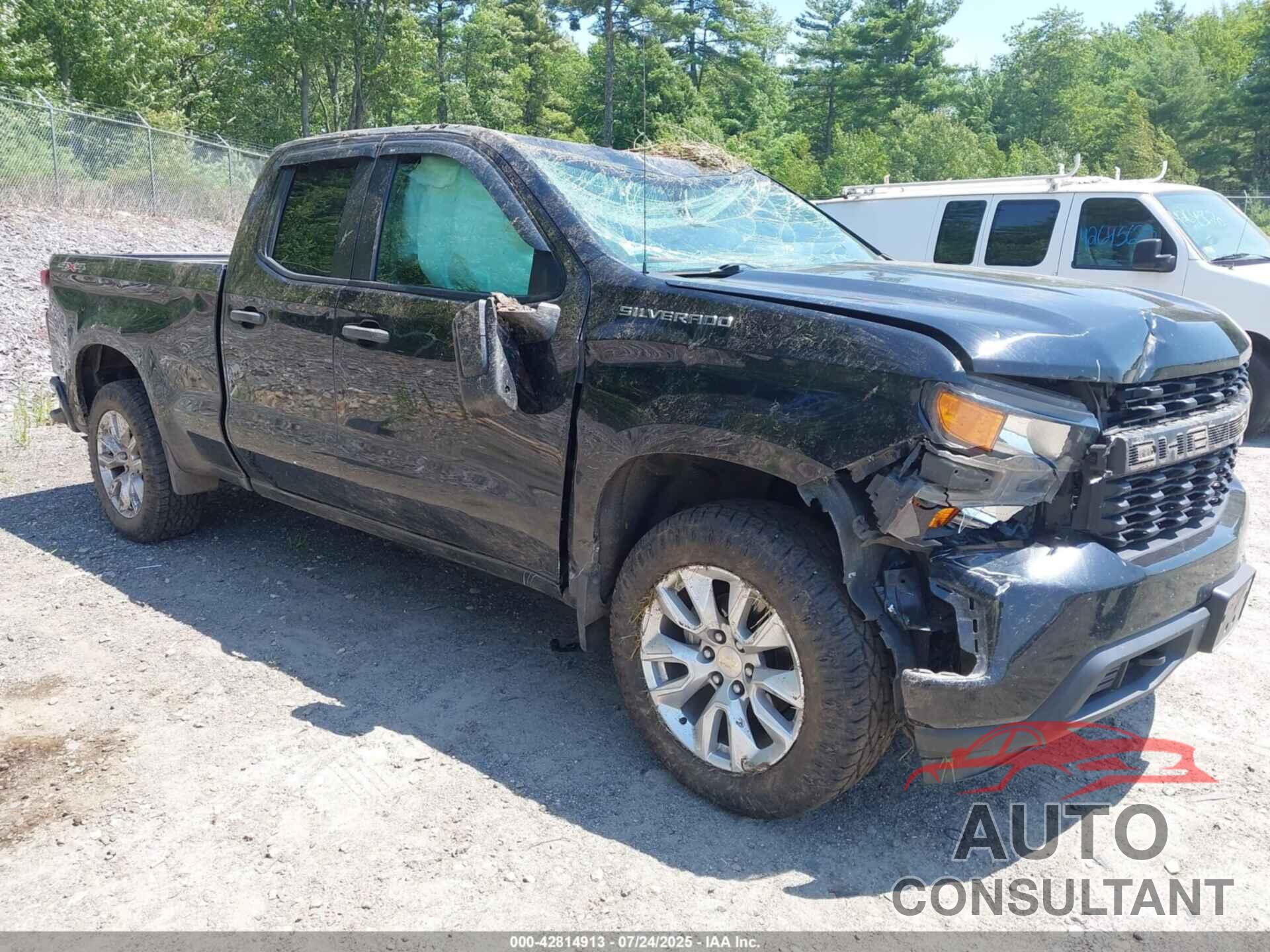 CHEVROLET SILVERADO 1500 2021 - 1GCRYBEK4MZ110265
