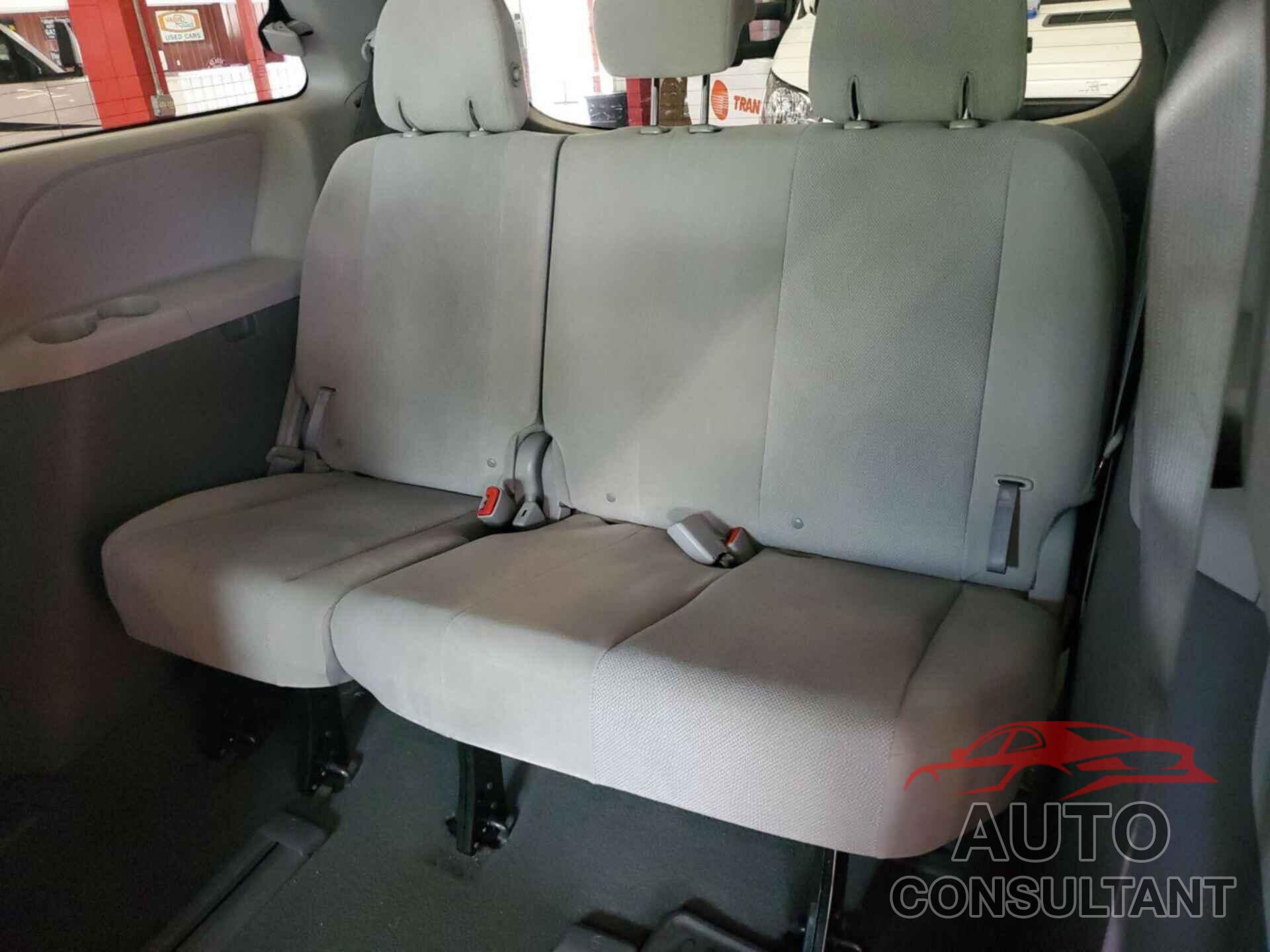 TOYOTA SIENNA 2019 - 5TDZZ3DC5KS001521