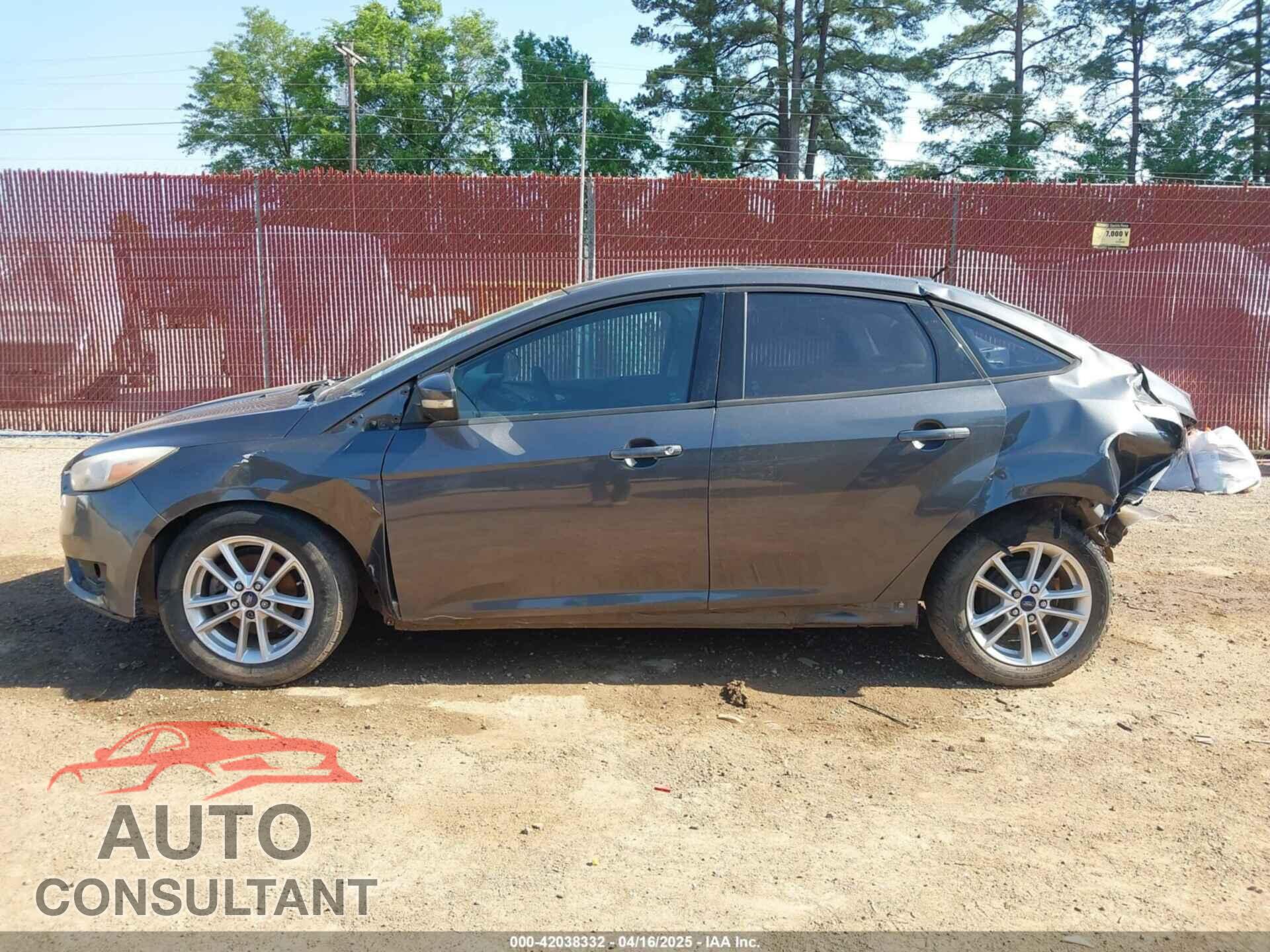 FORD FOCUS 2016 - 1FADP3F22GL208595