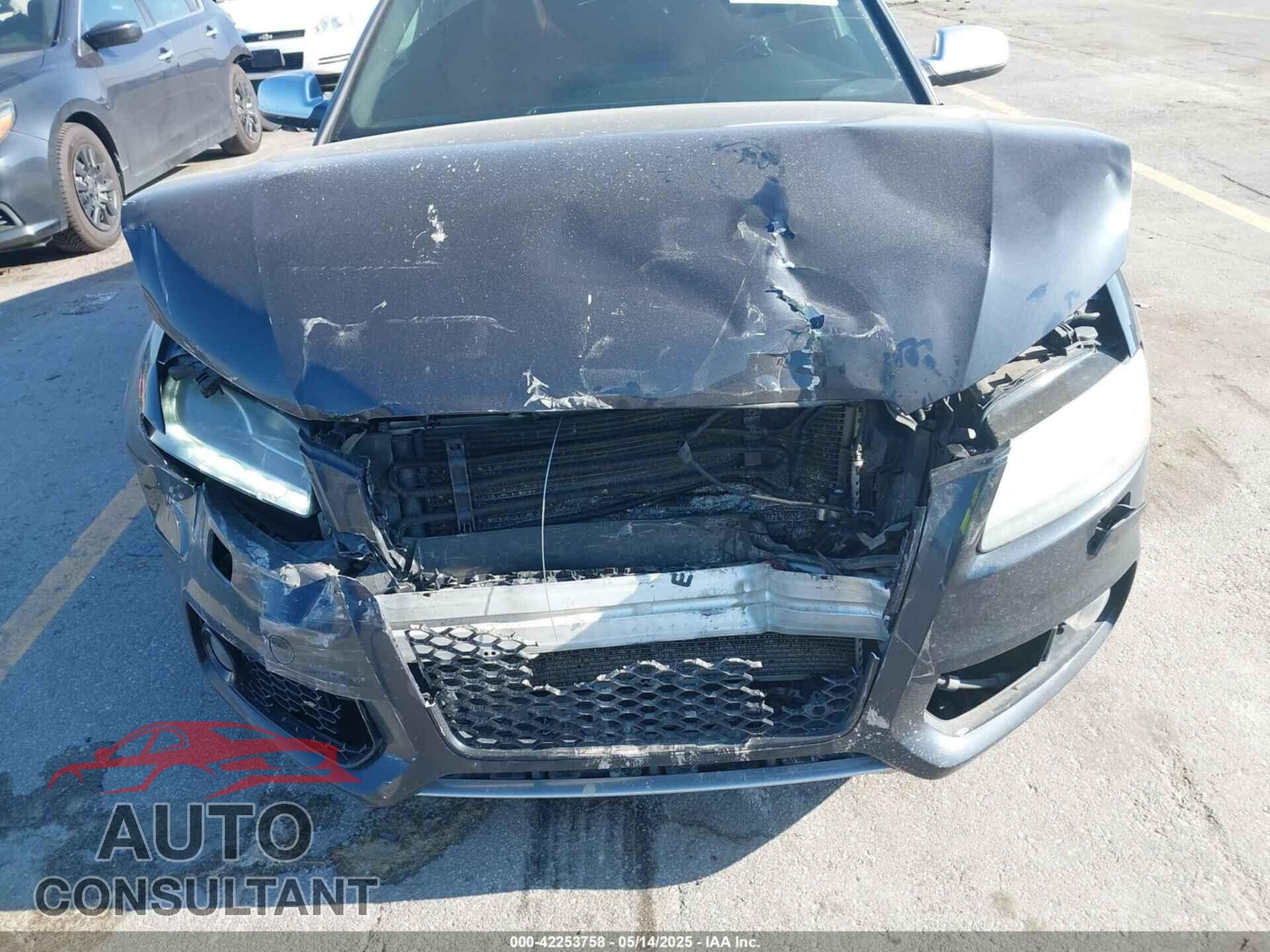 AUDI S5 2012 - WAUCVAFR6CA032117