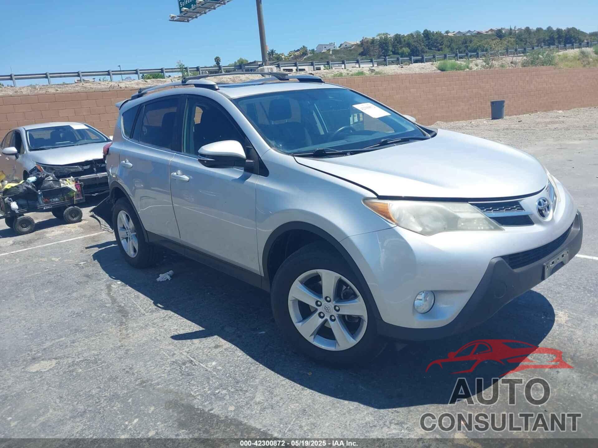 TOYOTA RAV4 2014 - JTMWFREV0EJ016184