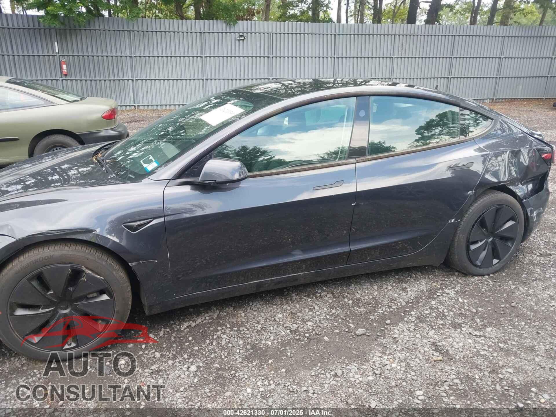 TESLA MODEL 3 2024 - 5YJ3E1EBXRF736375