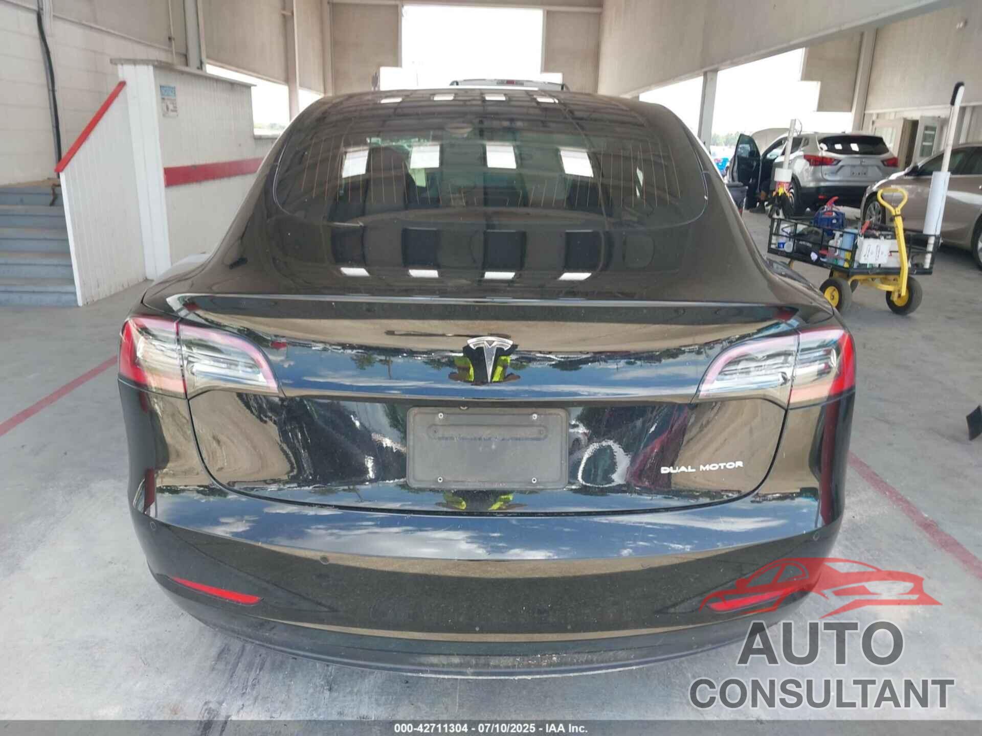 TESLA MODEL 3 2019 - 5YJ3E1EB3KF451765