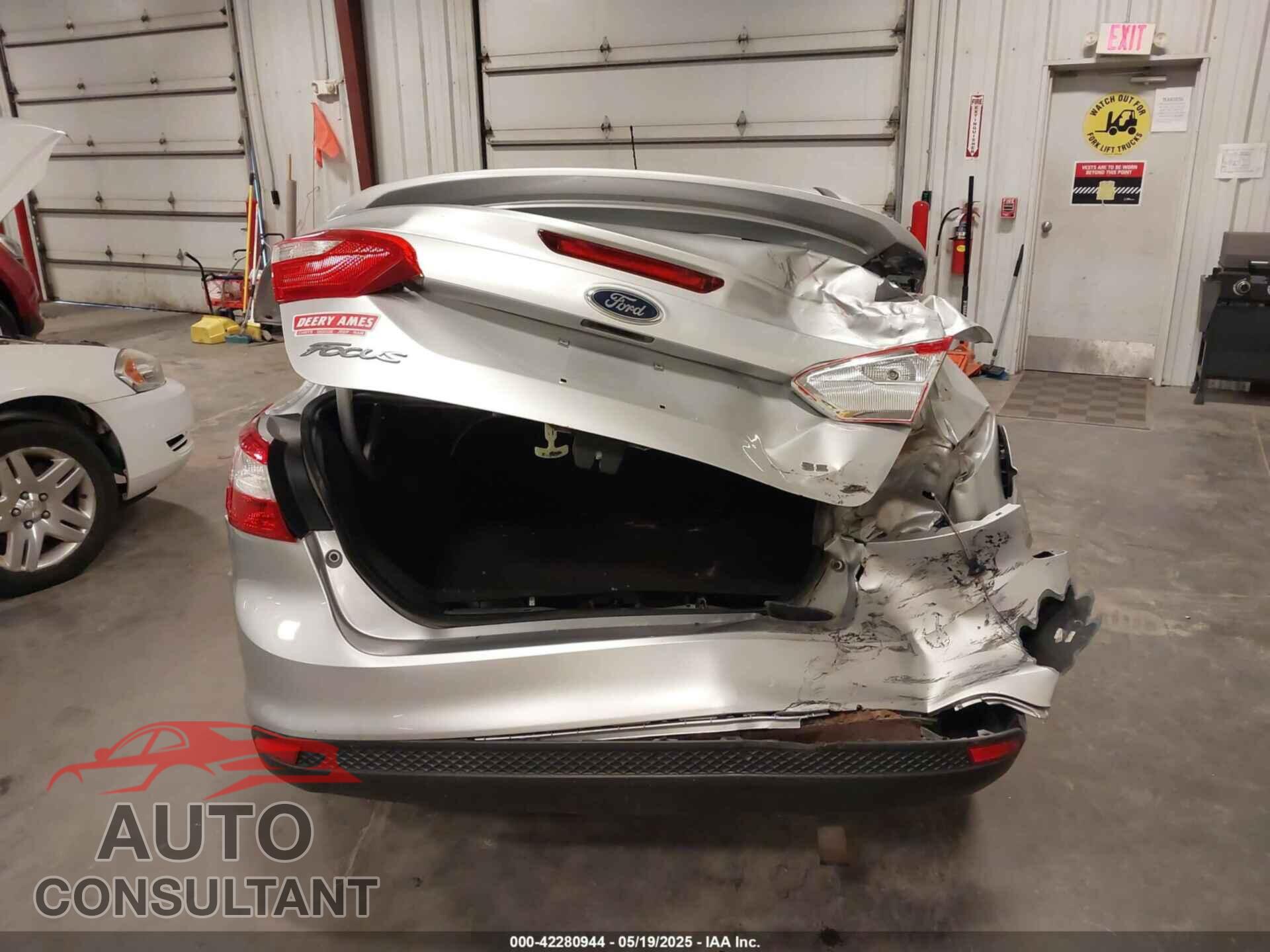 FORD FOCUS 2012 - 1FAHP3F26CL320876