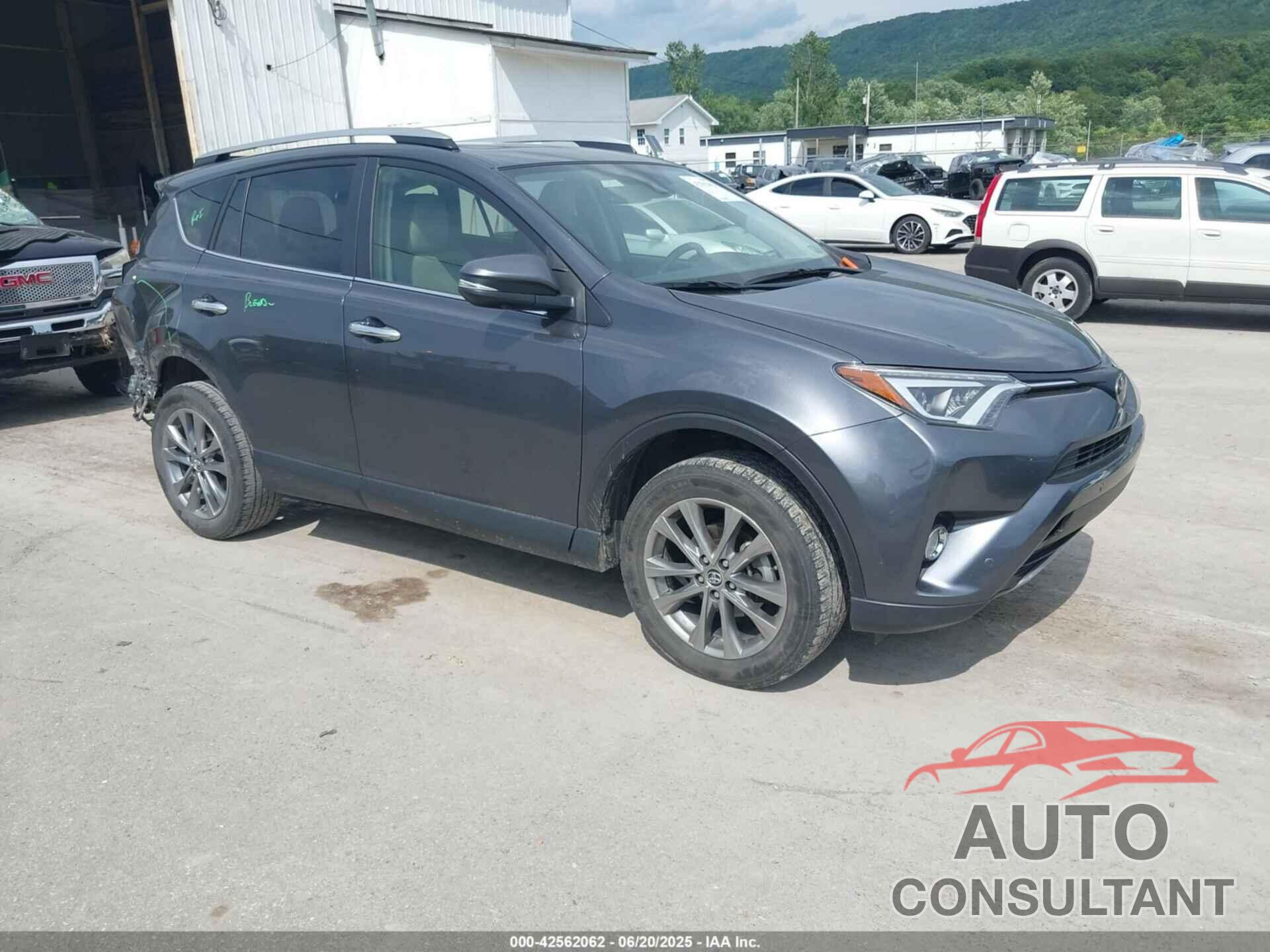 TOYOTA RAV4 2017 - JTMDFREV4HD207486