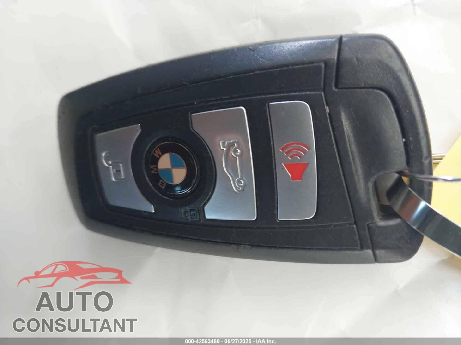 BMW 320I 2018 - WBA8E5G59JNV02493