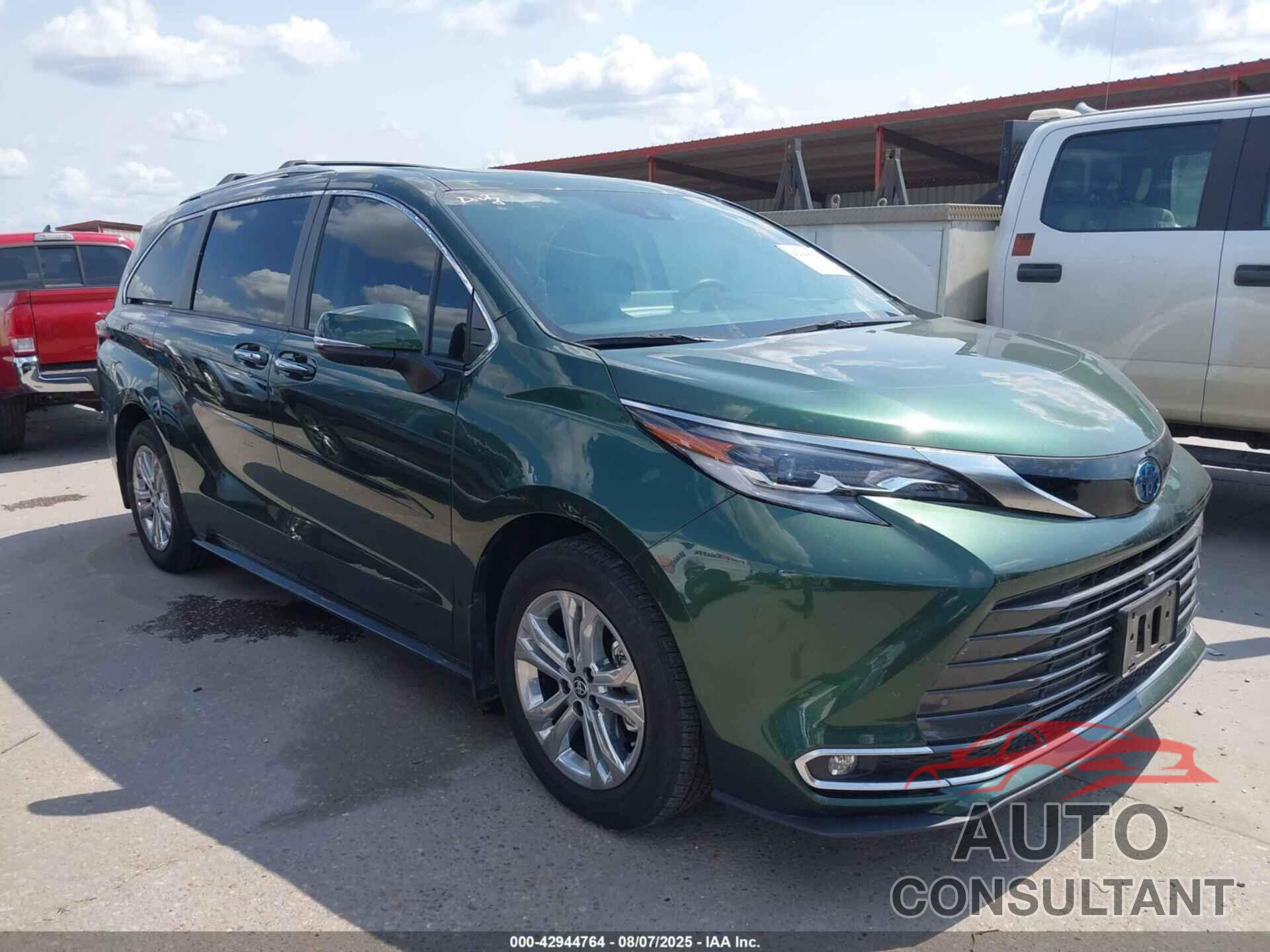 TOYOTA SIENNA 2023 - 5TDESKFC6PS081932