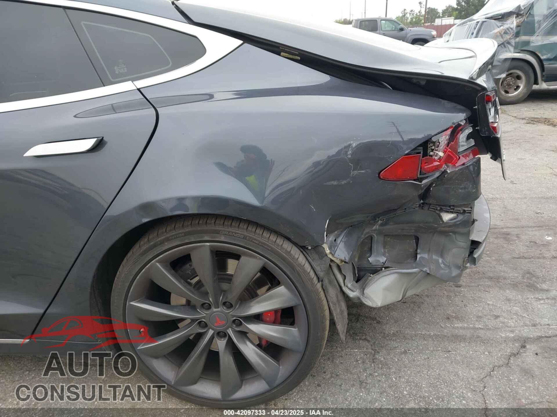 TESLA MODEL S 2016 - 5YJSA1E45GF143853