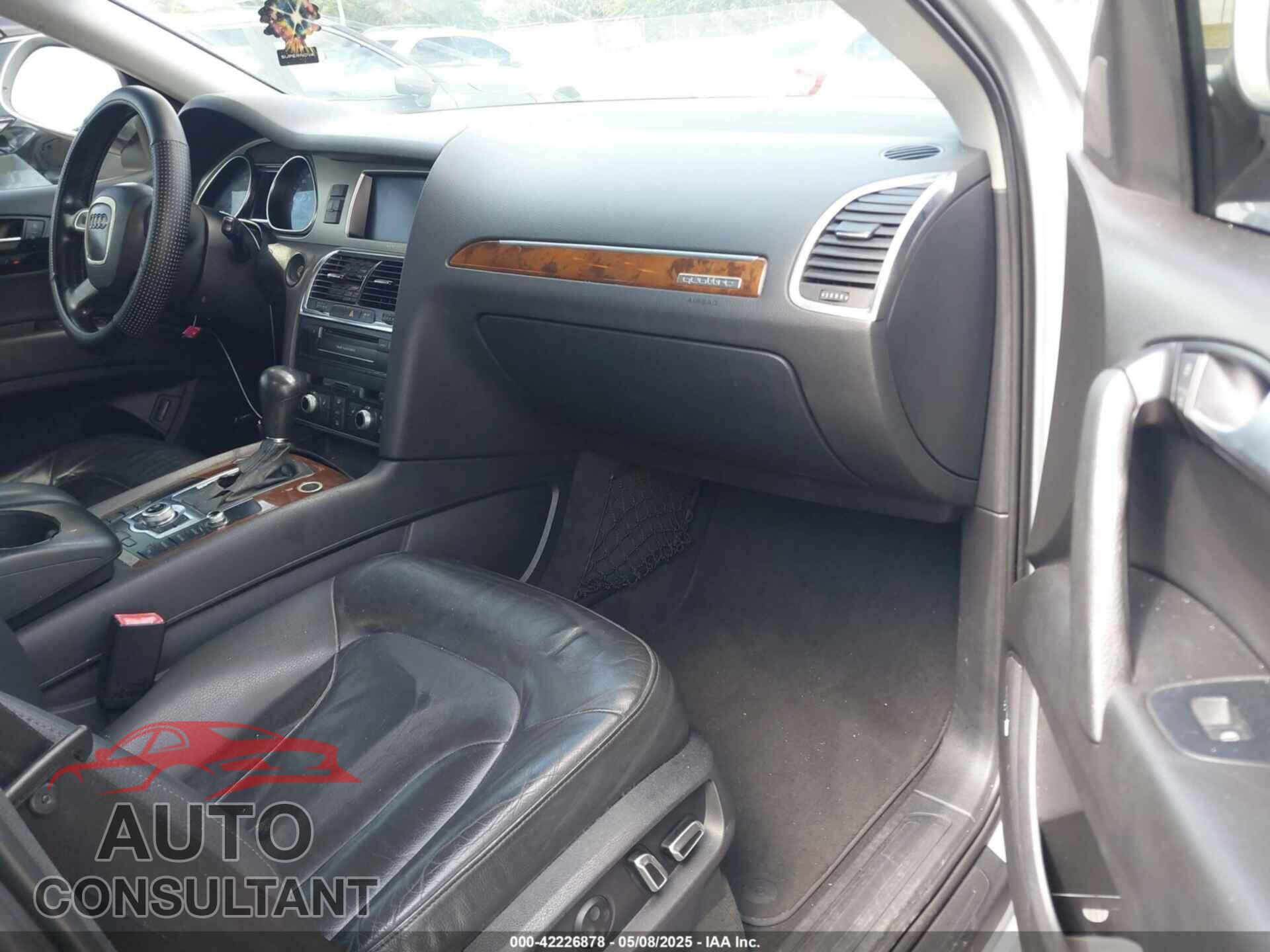 AUDI Q7 2011 - WA1LMAFE4BD007761
