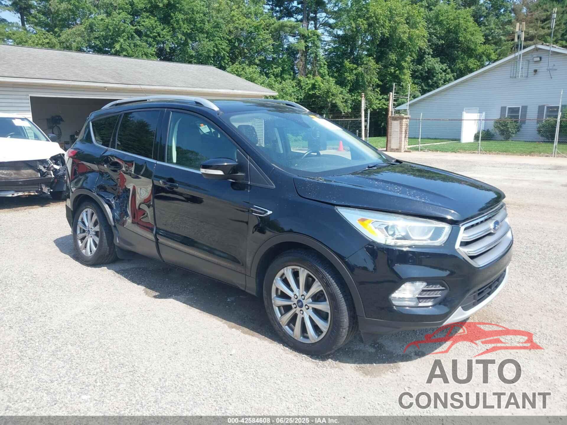 FORD ESCAPE 2017 - 1FMCU0J93HUF10079