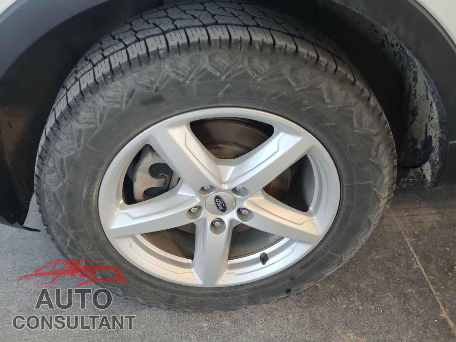 FORD EXPLORER 2018 - 1FM5K8B82JGB35163