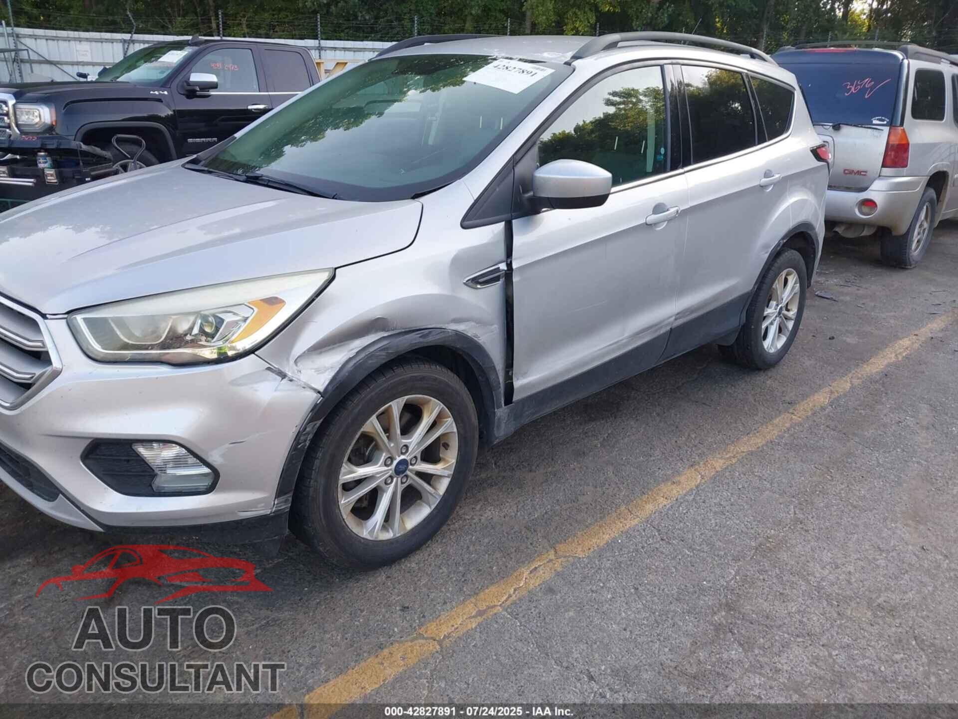 FORD ESCAPE 2017 - 1FMCU9GD6HUD02553
