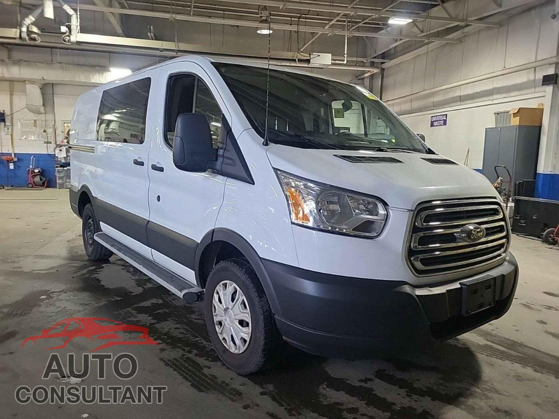 FORD TRANSIT 2019 - 1FTYR1YM2KKB51144