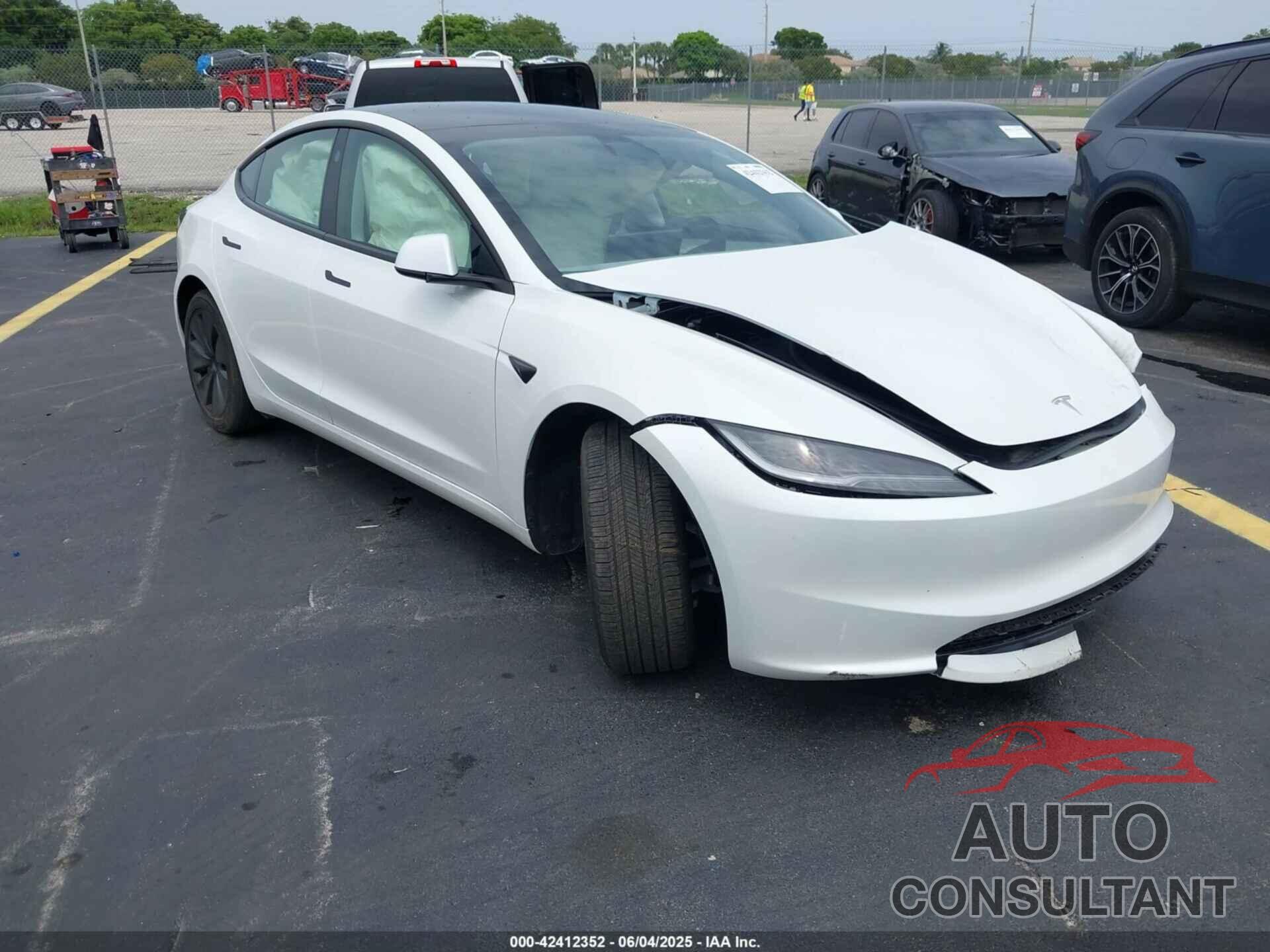 TESLA MODEL 3 2025 - 5YJ3E1EA2SF981877