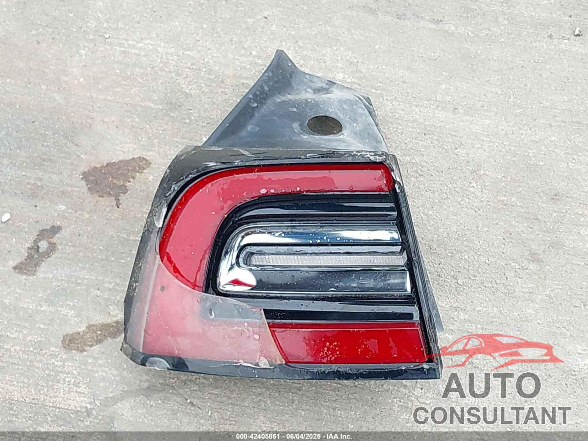 TESLA MODEL Y 2023 - 7SAYGDEF2PF700913