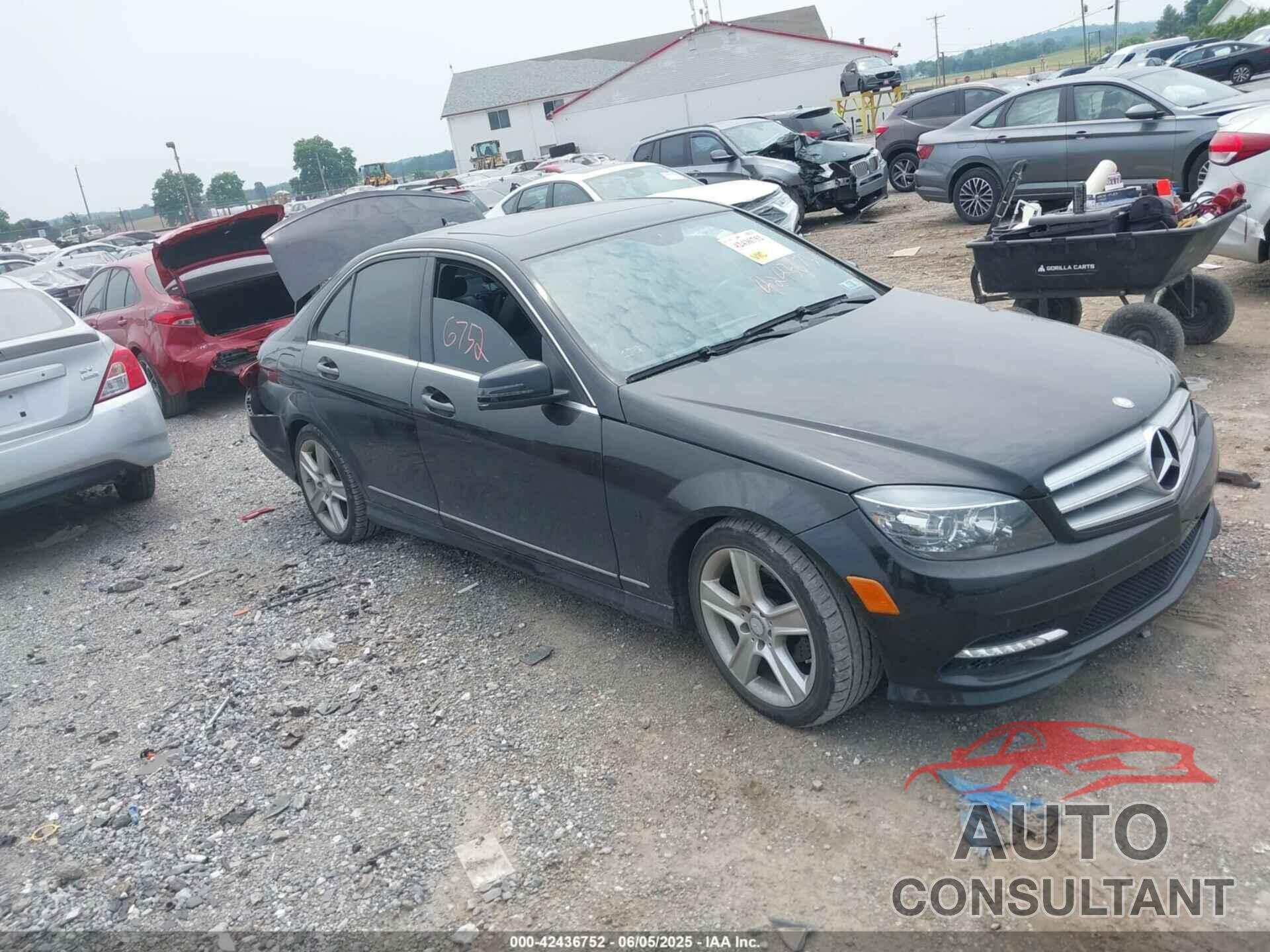 MERCEDES-BENZ C 300 2011 - WDDGF8BB4BR177245